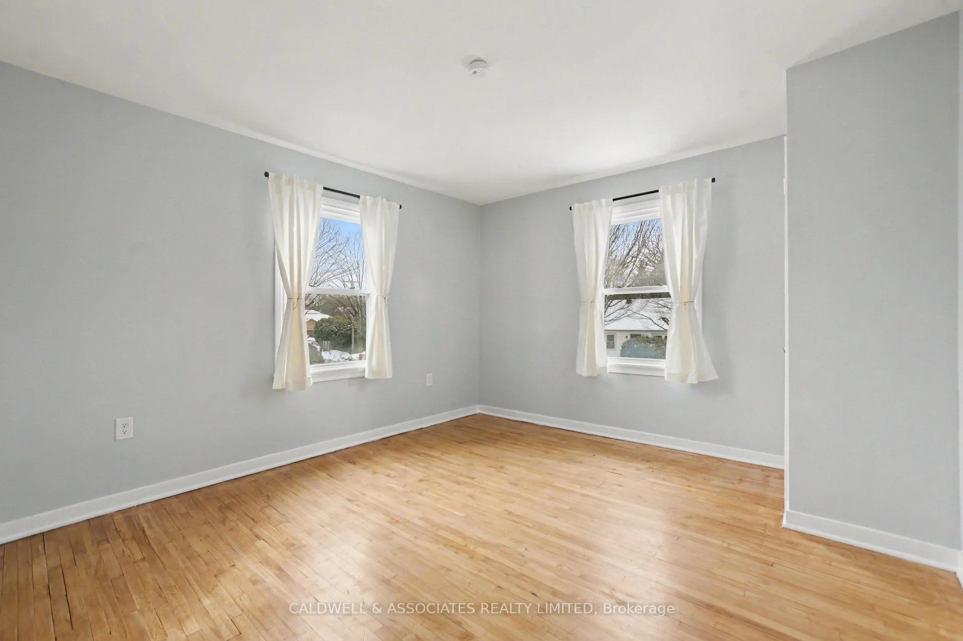 Photo 18 of 5 Arundel Avenue, Ottawa, Manor Park — HOMEH