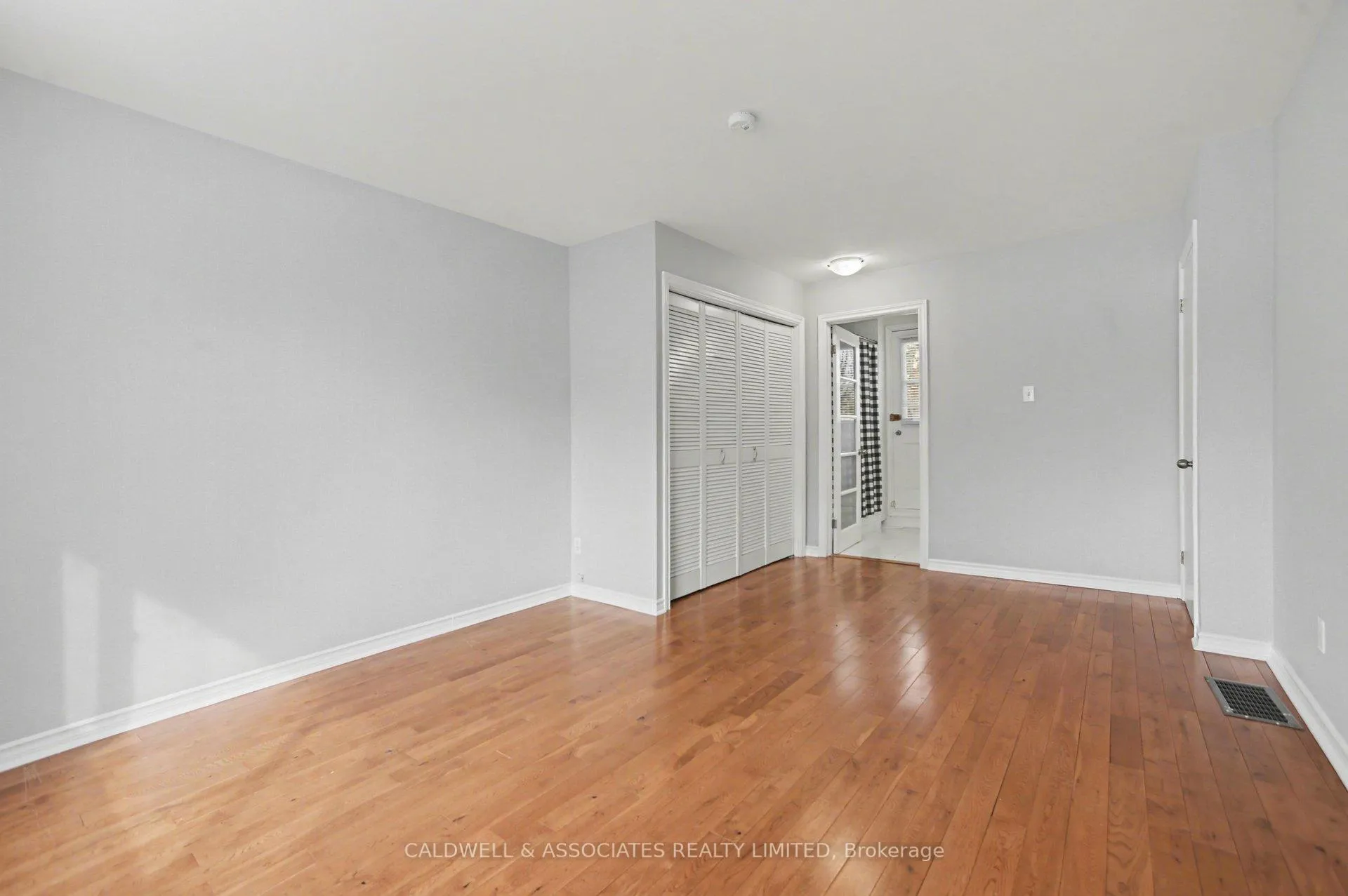 Photo 25 of 5 Arundel Avenue, Ottawa, Manor Park — HOMEH