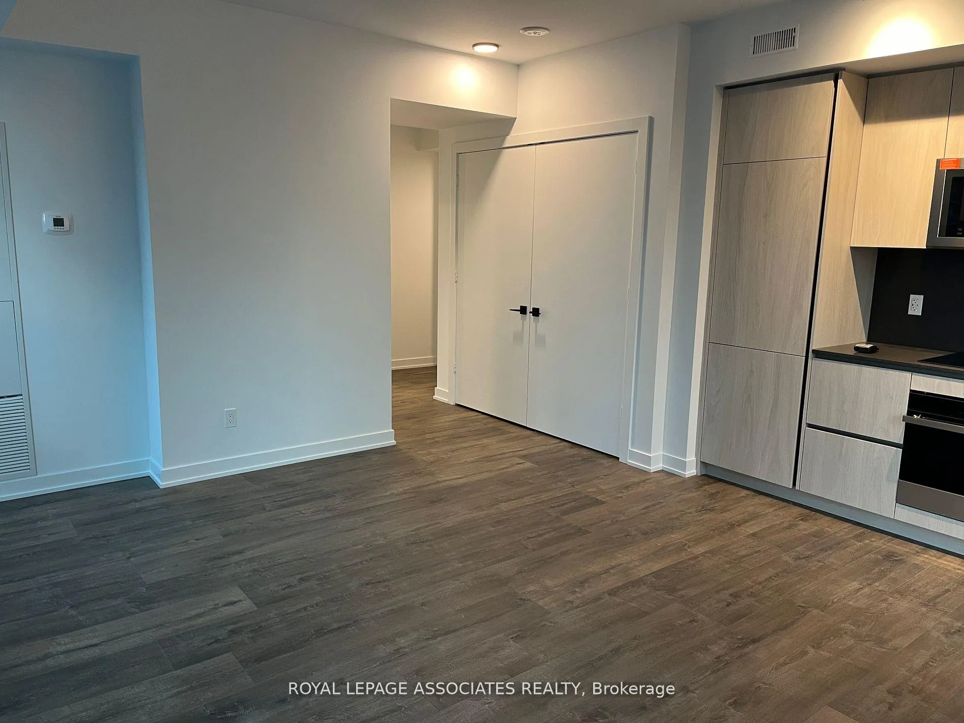 Photo 4 of Unit 2706, 327 King Street W, Toronto, Waterfront Communities — HOMEH