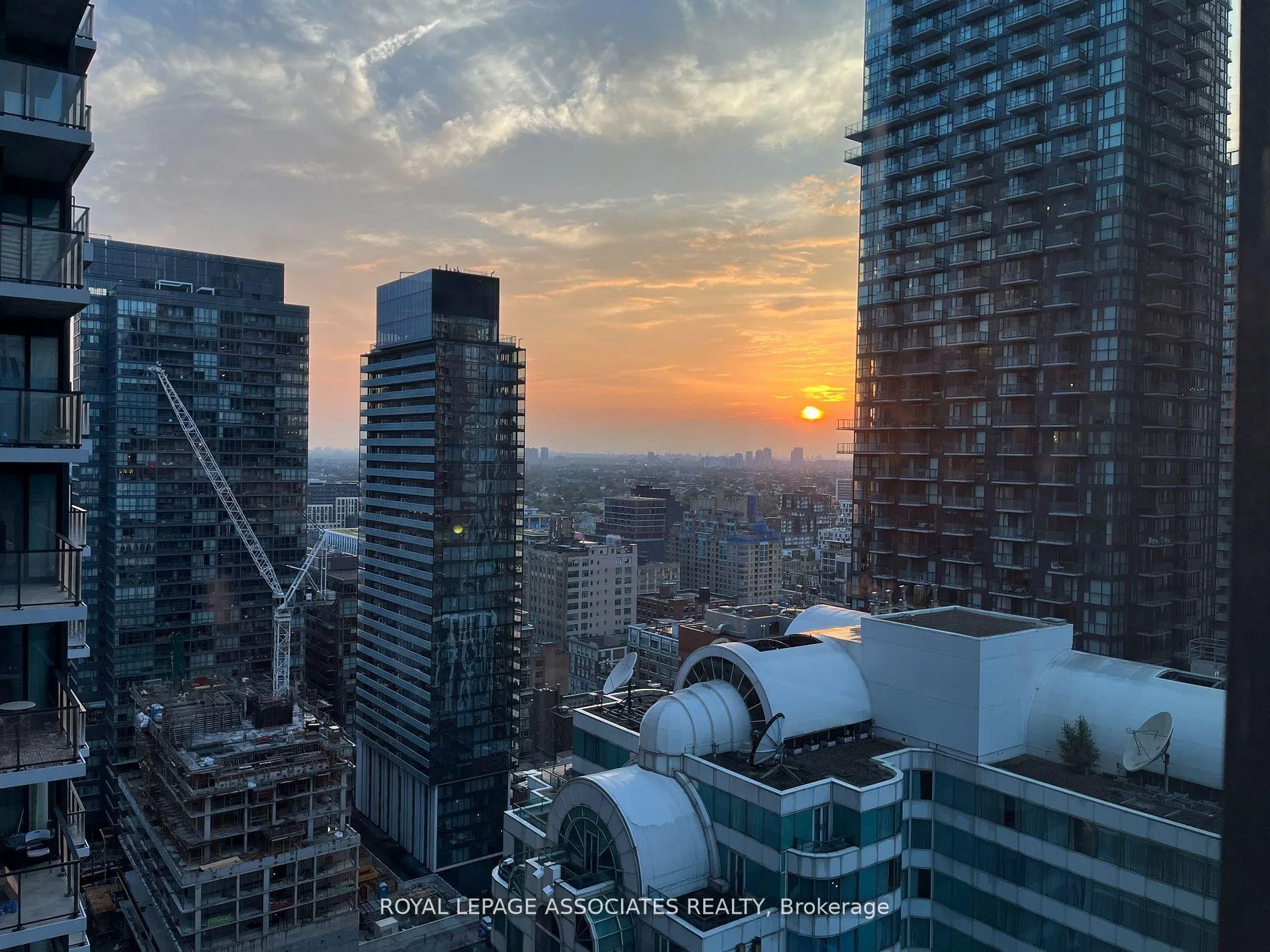 Photo 10 of Unit 2706, 327 King Street W, Toronto, Waterfront Communities — HOMEH