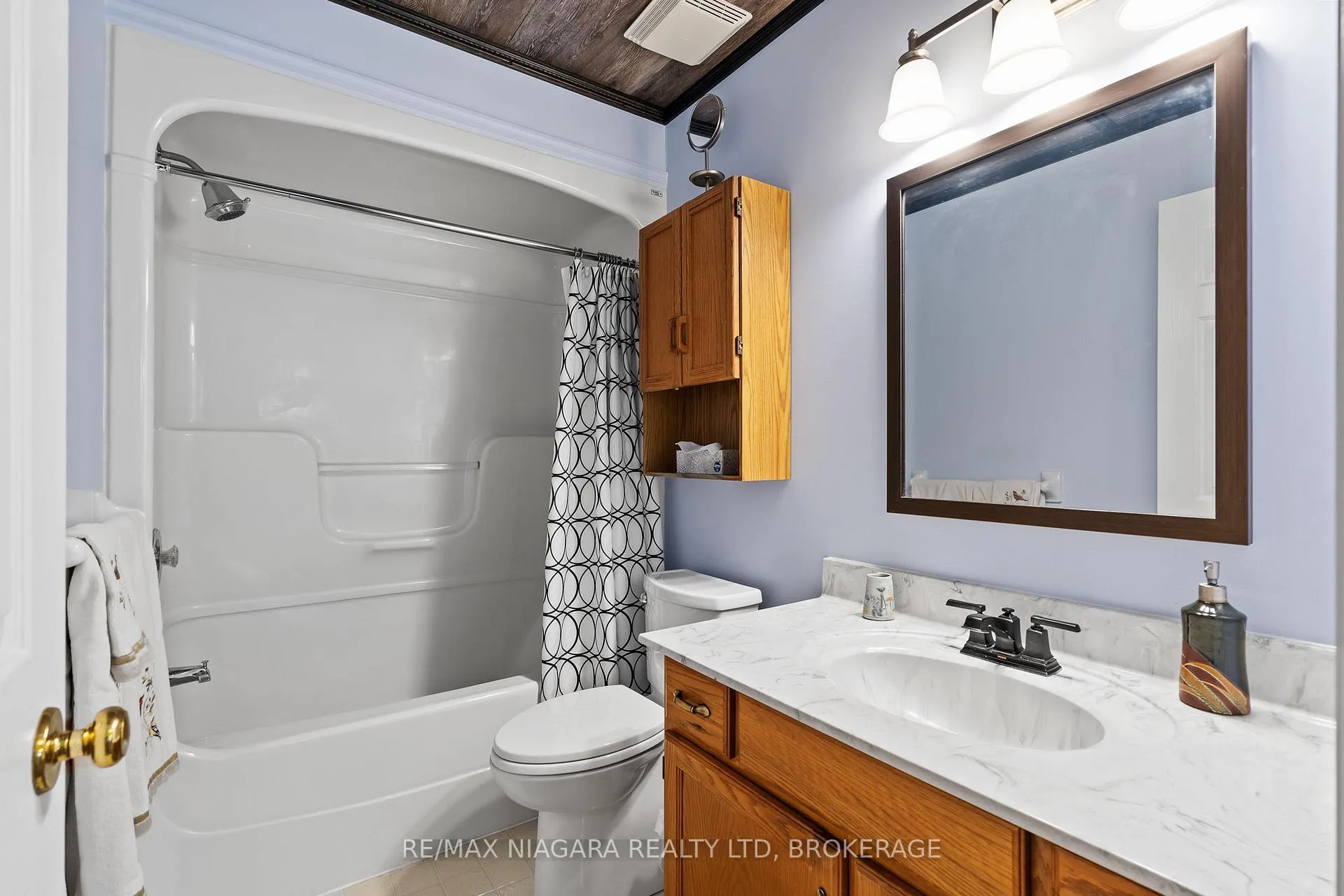 Photo 11 of 59 Leeper Street, St. Catharines, Western Hill — HOMEH