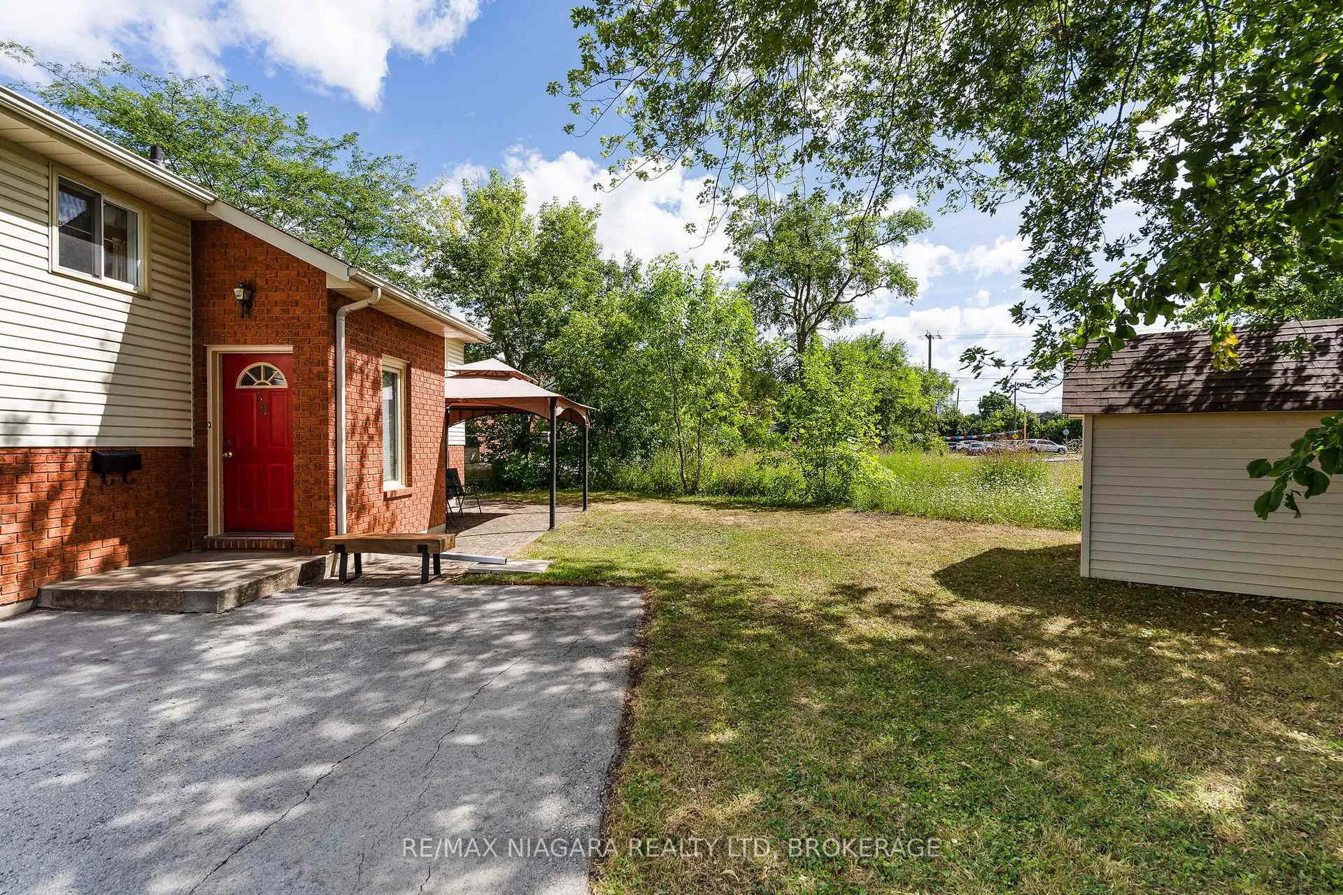 Photo 23 of 59 Leeper Street, St. Catharines, Western Hill — HOMEH