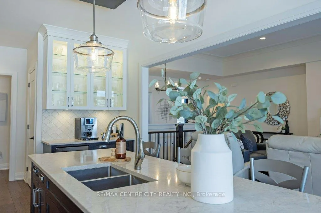 Photo 9 of Unit 7, 1166 Riverbend Road, London, South B — HOMEH