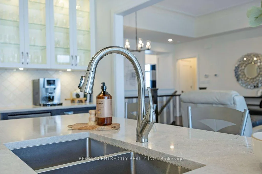Photo 11 of Unit 7, 1166 Riverbend Road, London, South B — HOMEH