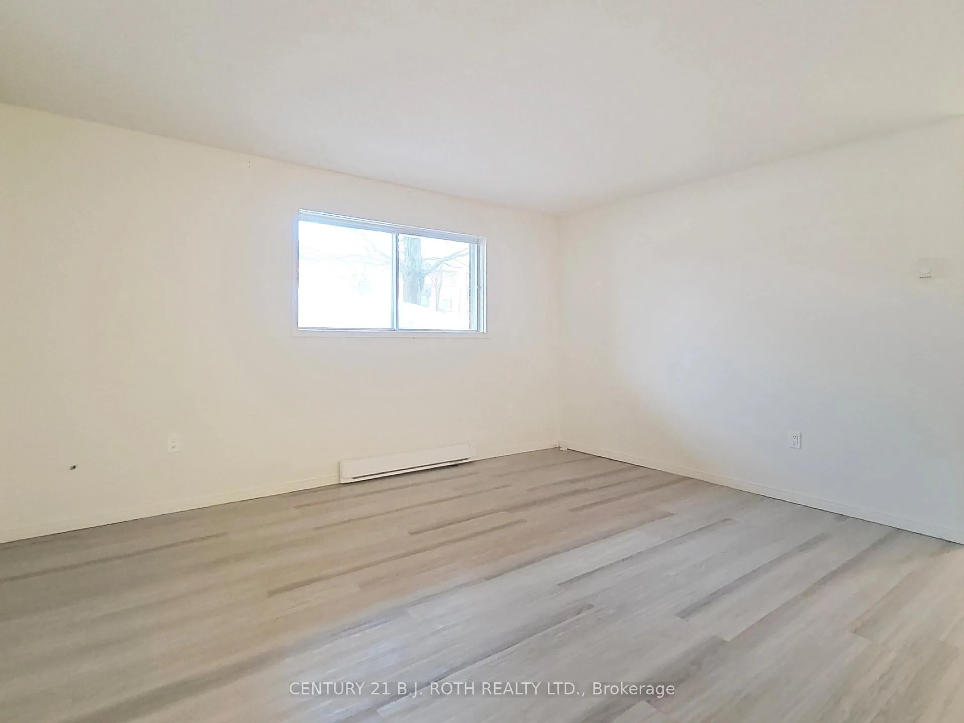 Photo 2 of 339 Blake Street, Barrie, North Shore — HOMEH