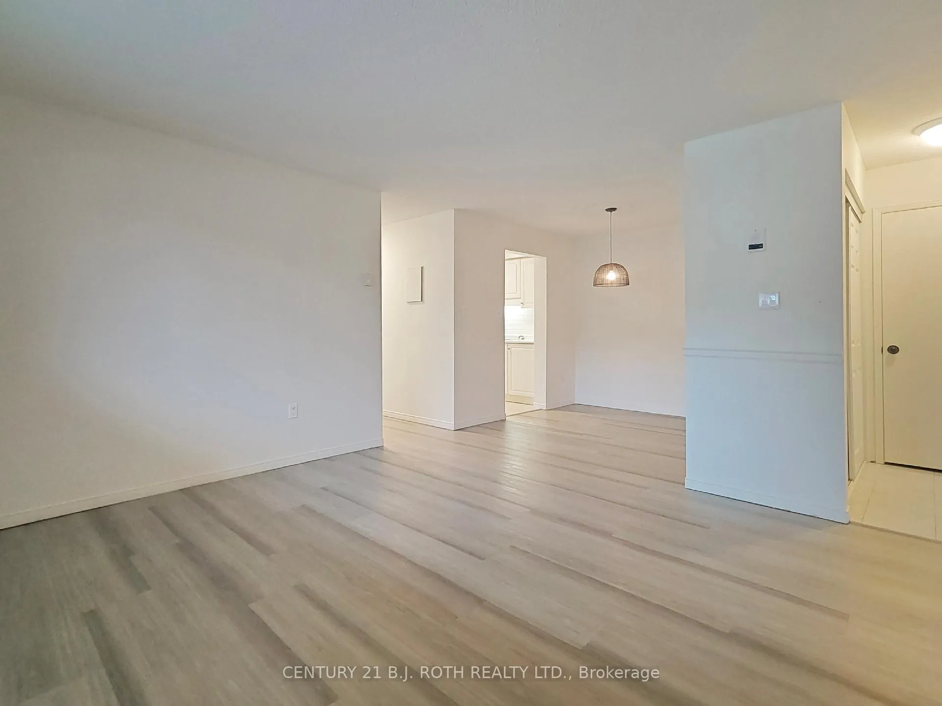 Photo 3 of 339 Blake Street, Barrie, North Shore — HOMEH