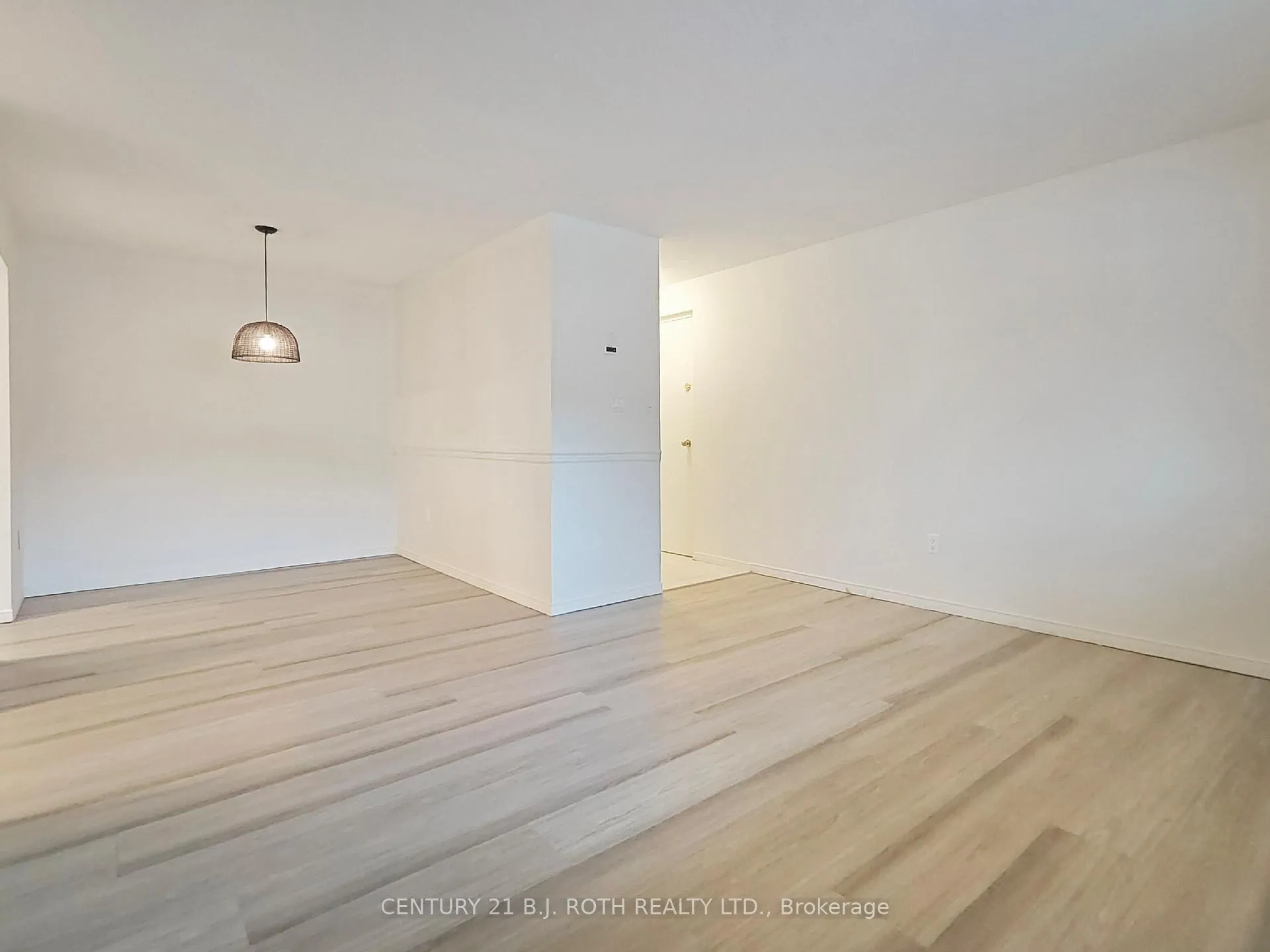 Photo 5 of 339 Blake Street, Barrie, North Shore — HOMEH