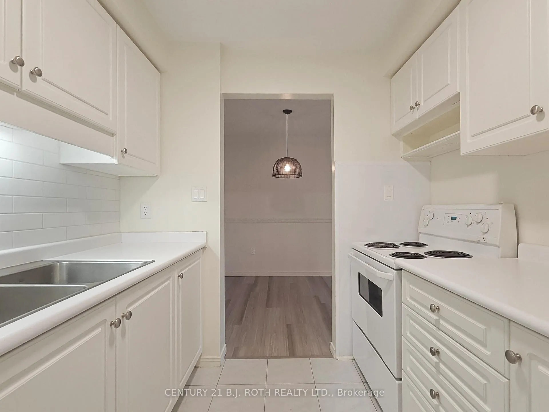 Photo 6 of 339 Blake Street, Barrie, North Shore — HOMEH
