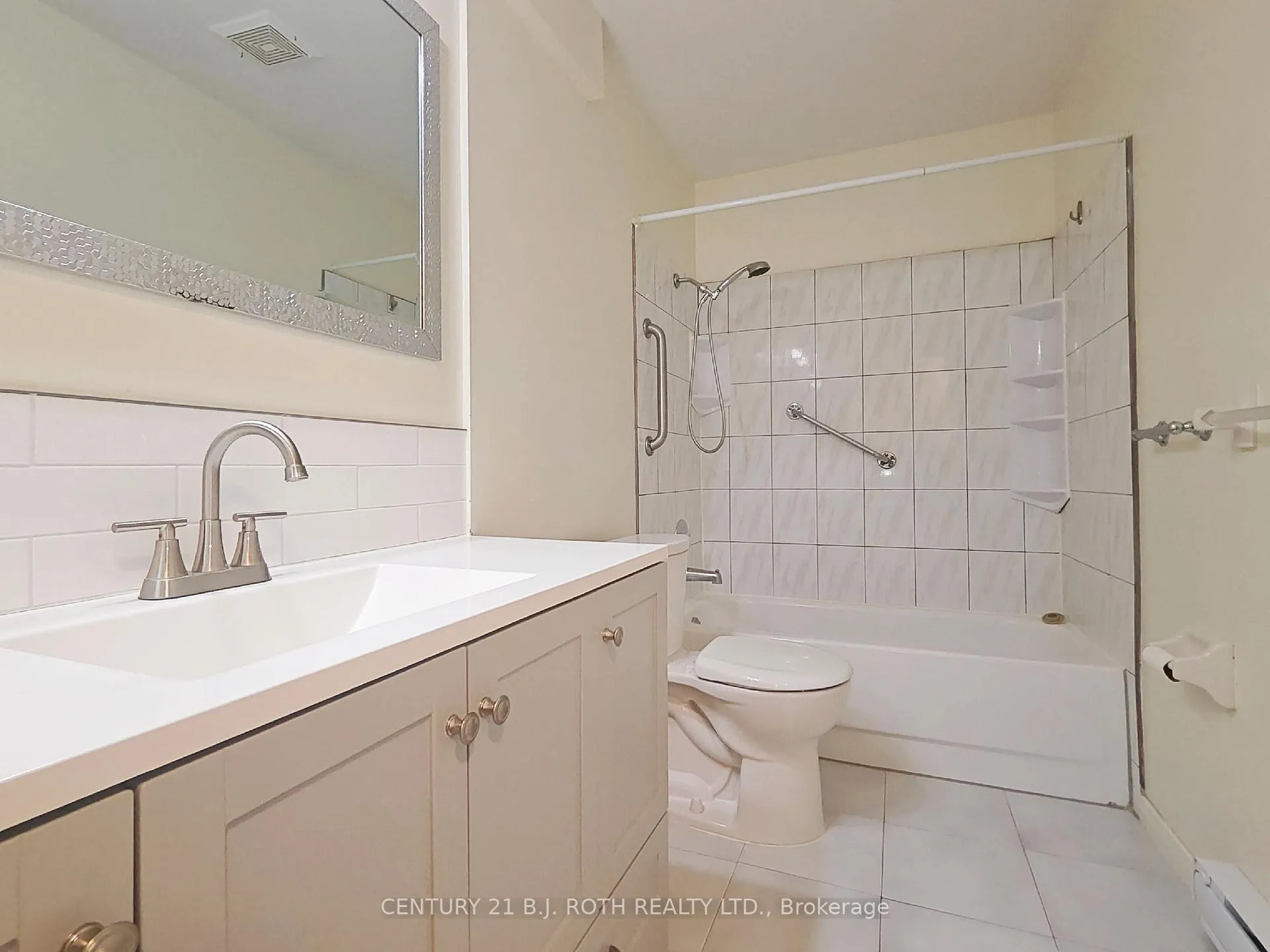 Photo 12 of 339 Blake Street, Barrie, North Shore — HOMEH