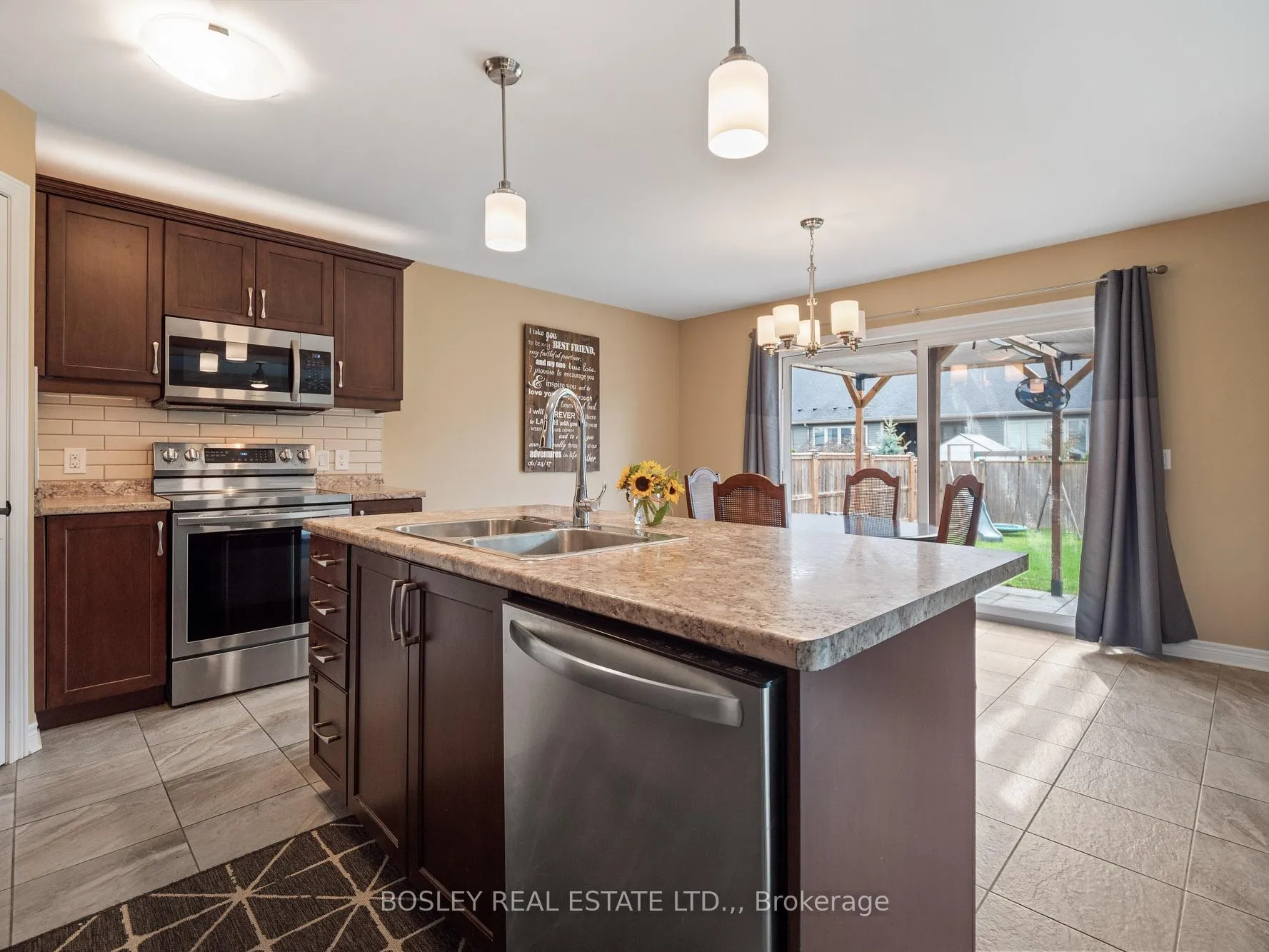Photo 14 of 35 McFarland Street, Thorold, Hurricane/Merrittville — HOMEH