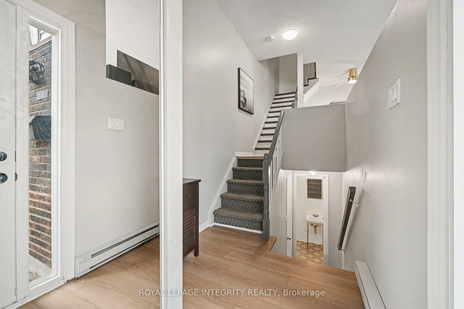 Photo 4 of Unit A, 26A Lovell Lane, Ottawa, Westcliffe Estates — HOMEH