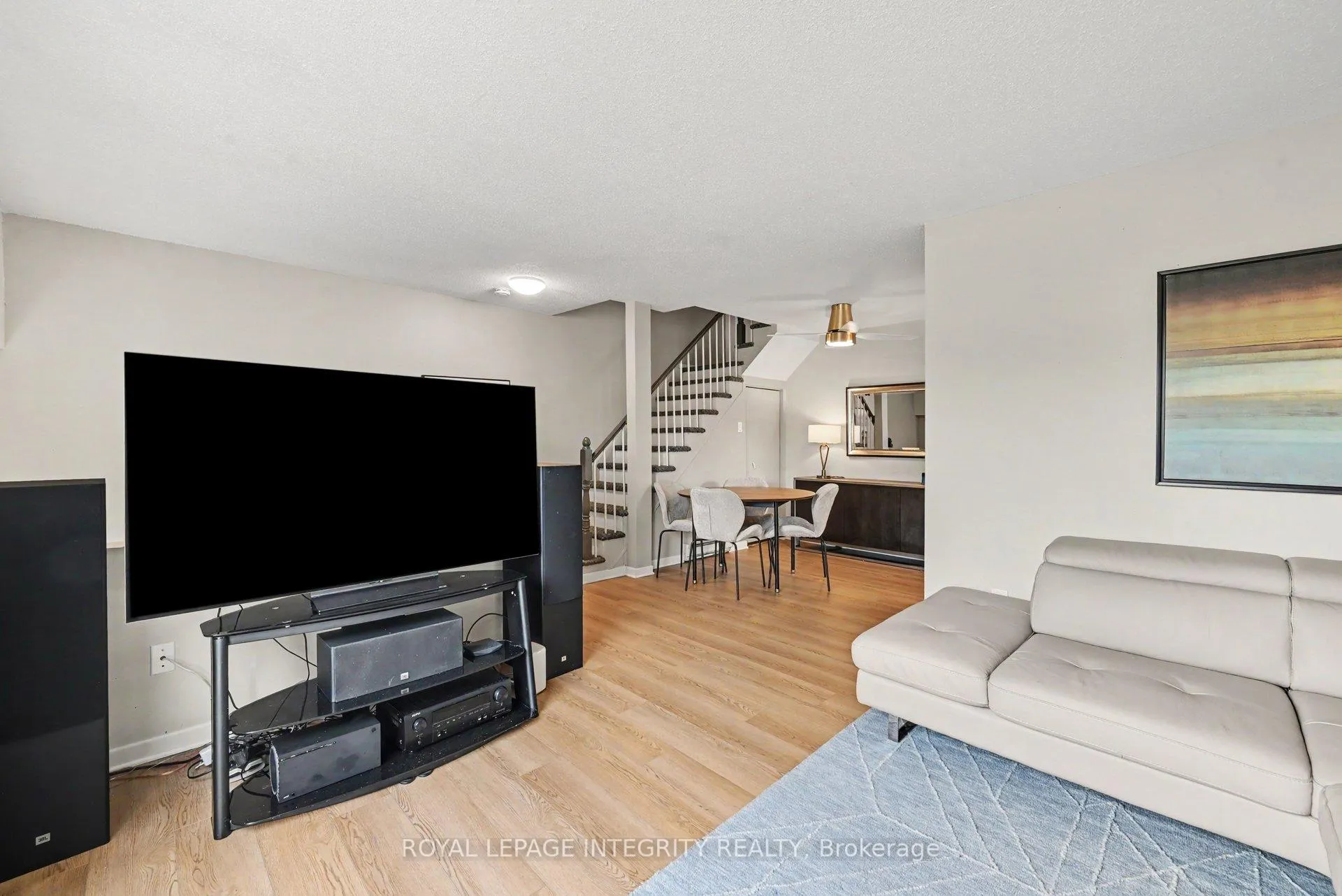 Photo 6 of Unit A, 26A Lovell Lane, Ottawa, Westcliffe Estates — HOMEH