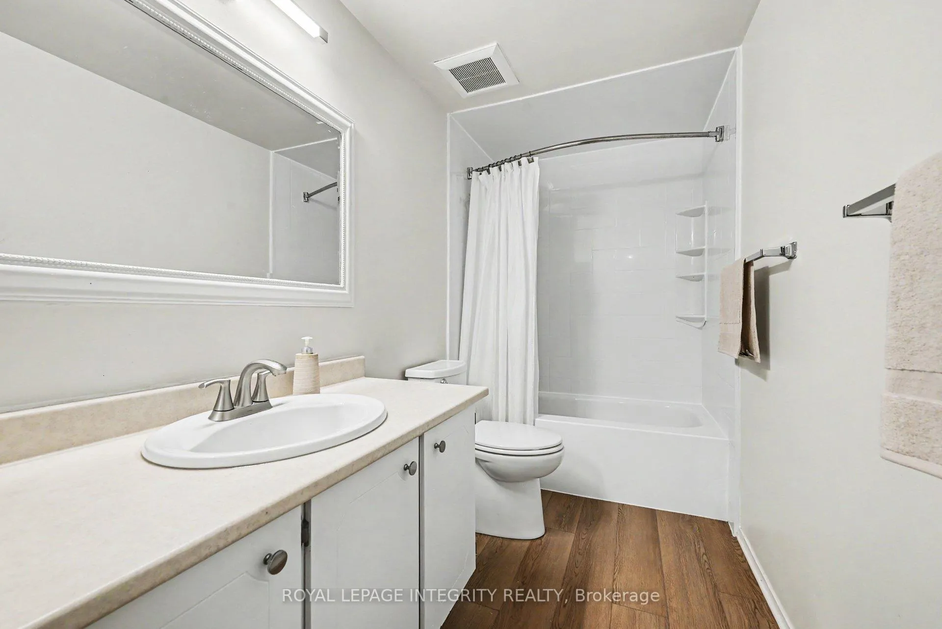 Photo 15 of Unit A, 26A Lovell Lane, Ottawa, Westcliffe Estates — HOMEH