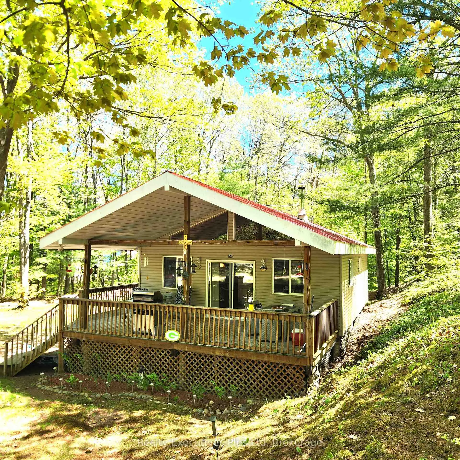 Photo of 12 Waagosh Miikans Lane