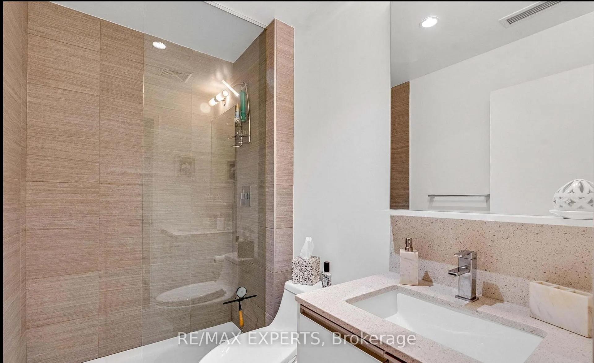 Photo 14 of Unit 516, 20 Gladstone Avenue, Toronto, Little Portugal — HOMEH