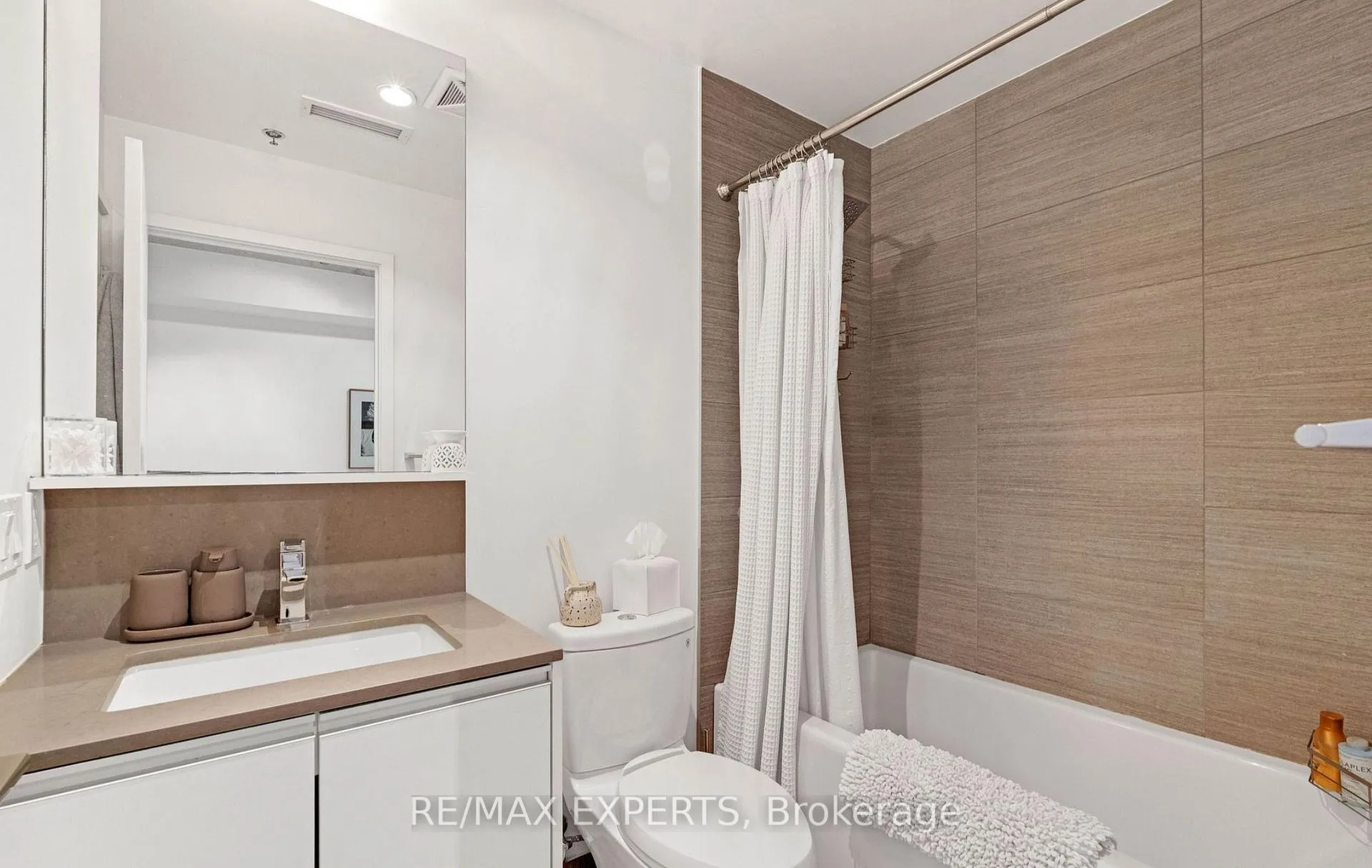 Photo 16 of Unit 516, 20 Gladstone Avenue, Toronto, Little Portugal — HOMEH