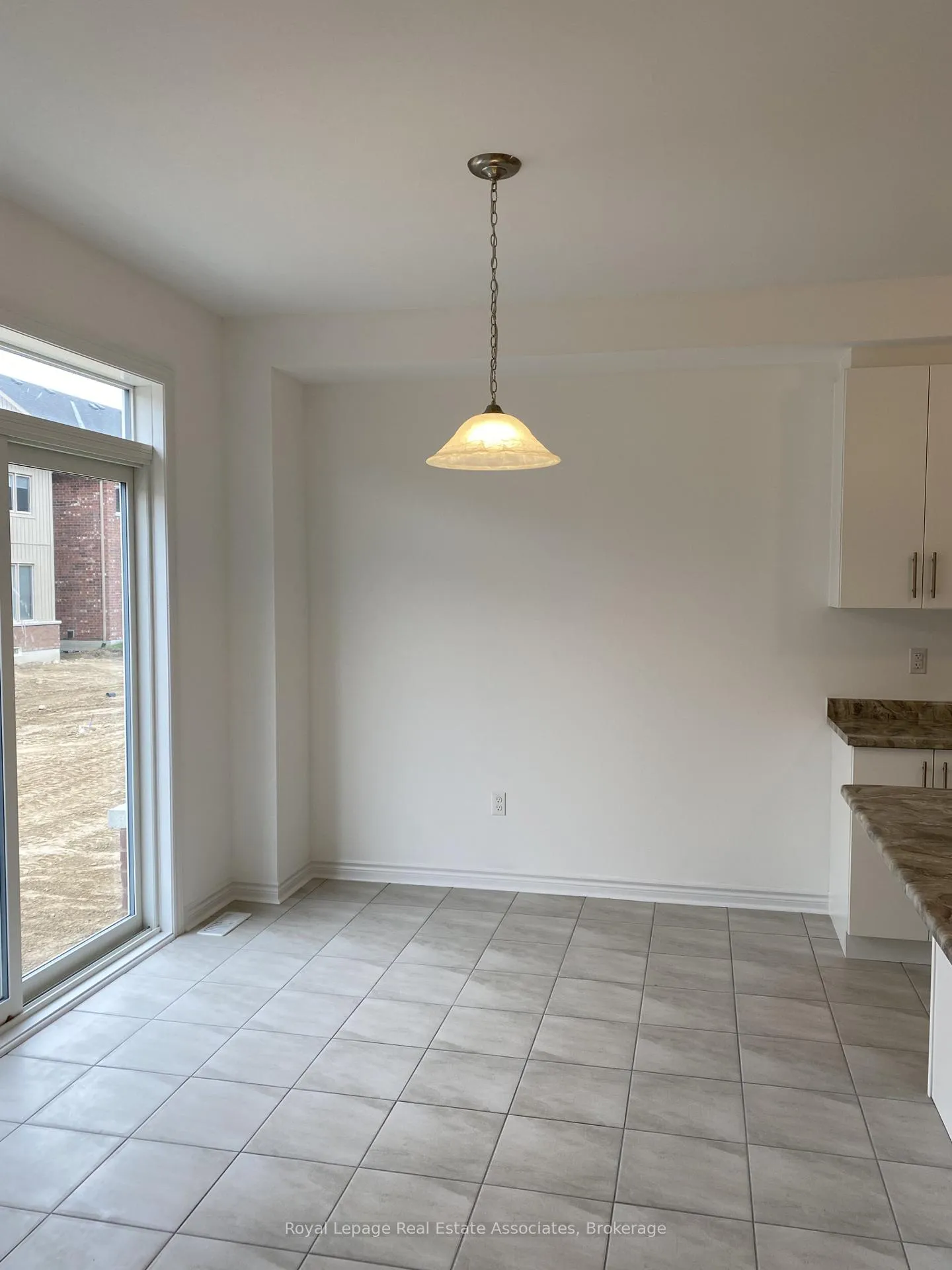 Photo 4 of 85 Tracey Lane, Collingwood — HOMEH