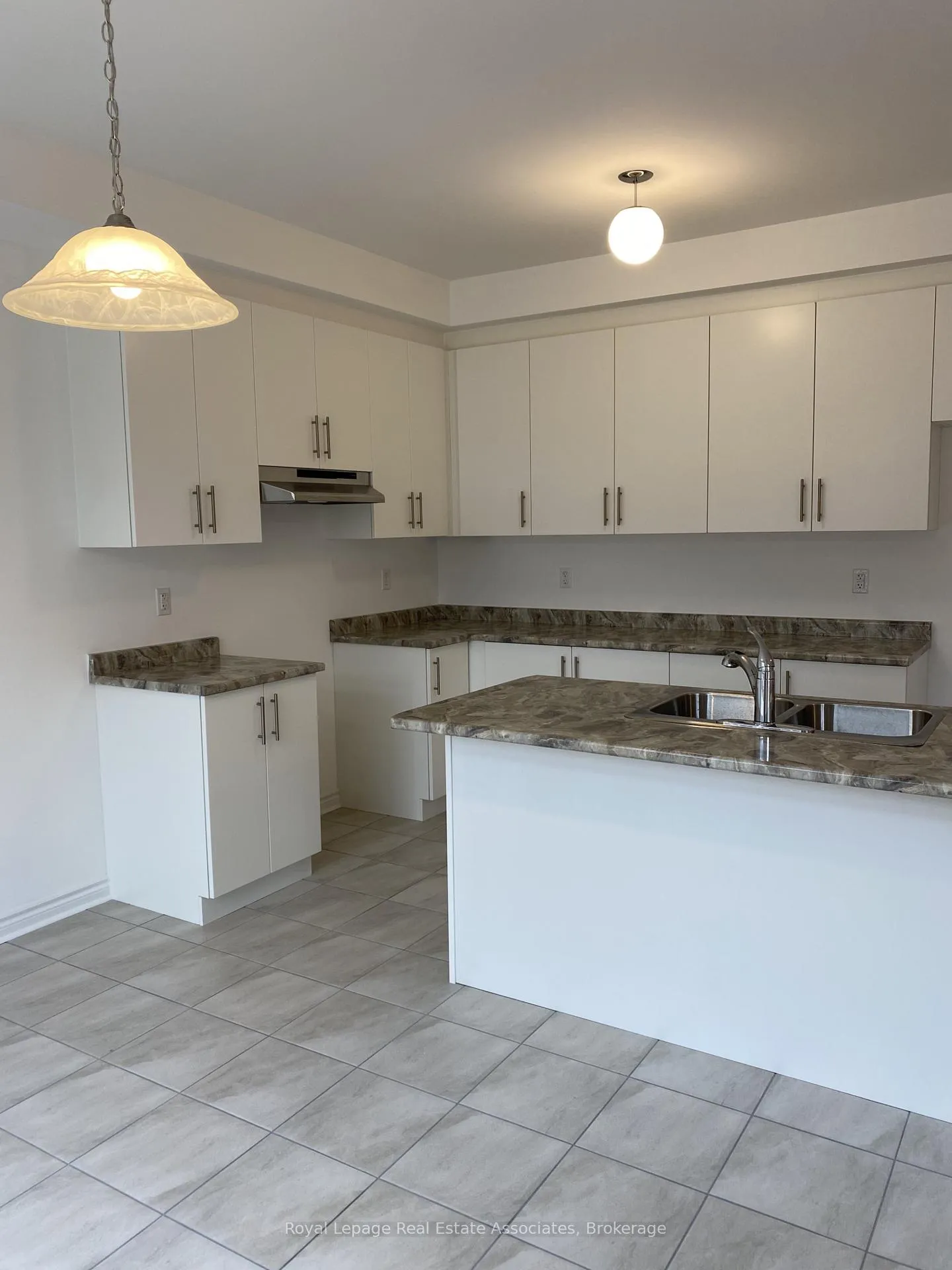 Photo 6 of 85 Tracey Lane, Collingwood — HOMEH