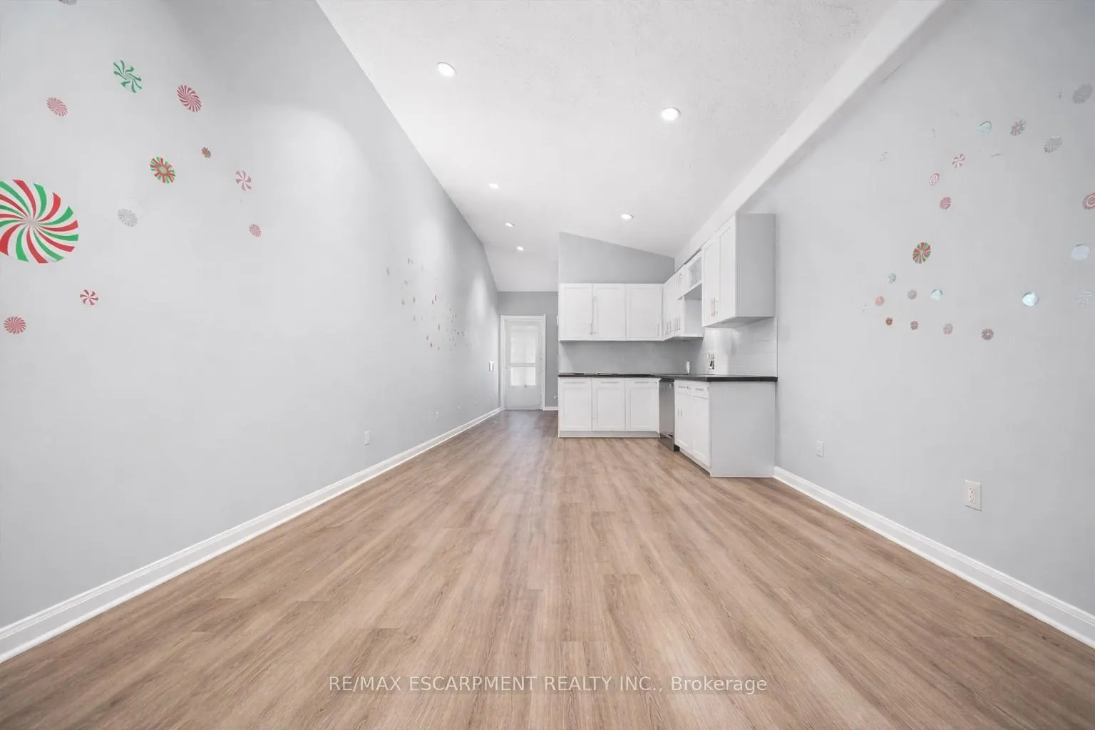 Photo 3 of 106 Lottridge Street, Hamilton, Stripley — HOMEH