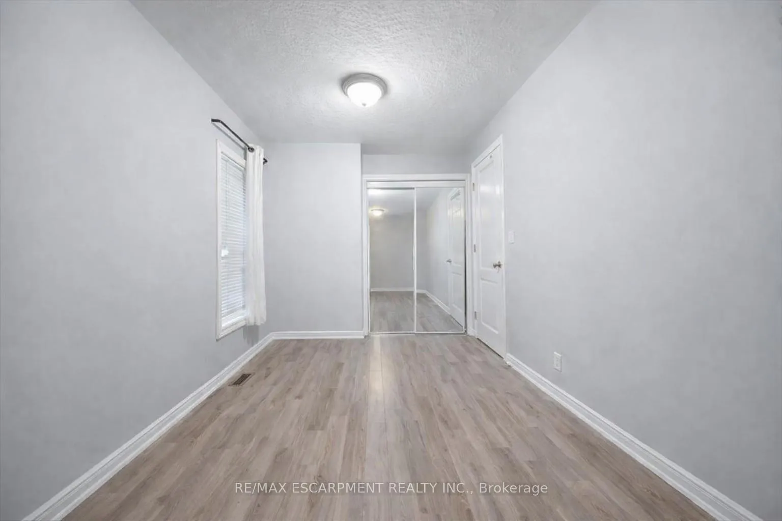 Photo 7 of 106 Lottridge Street, Hamilton, Stripley — HOMEH