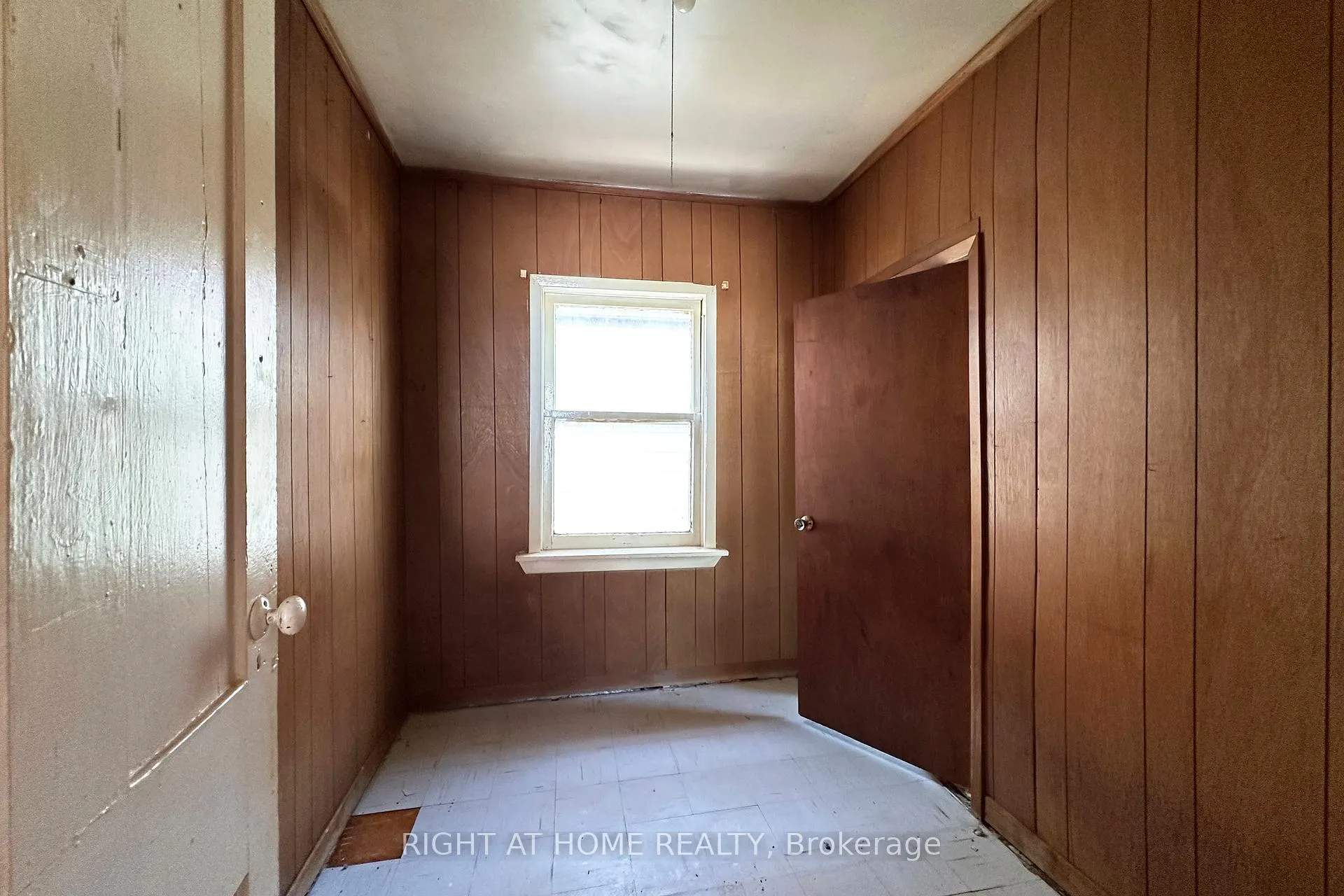 Photo 12 of 235 Edward Avenue, Oshawa, Central — HOMEH