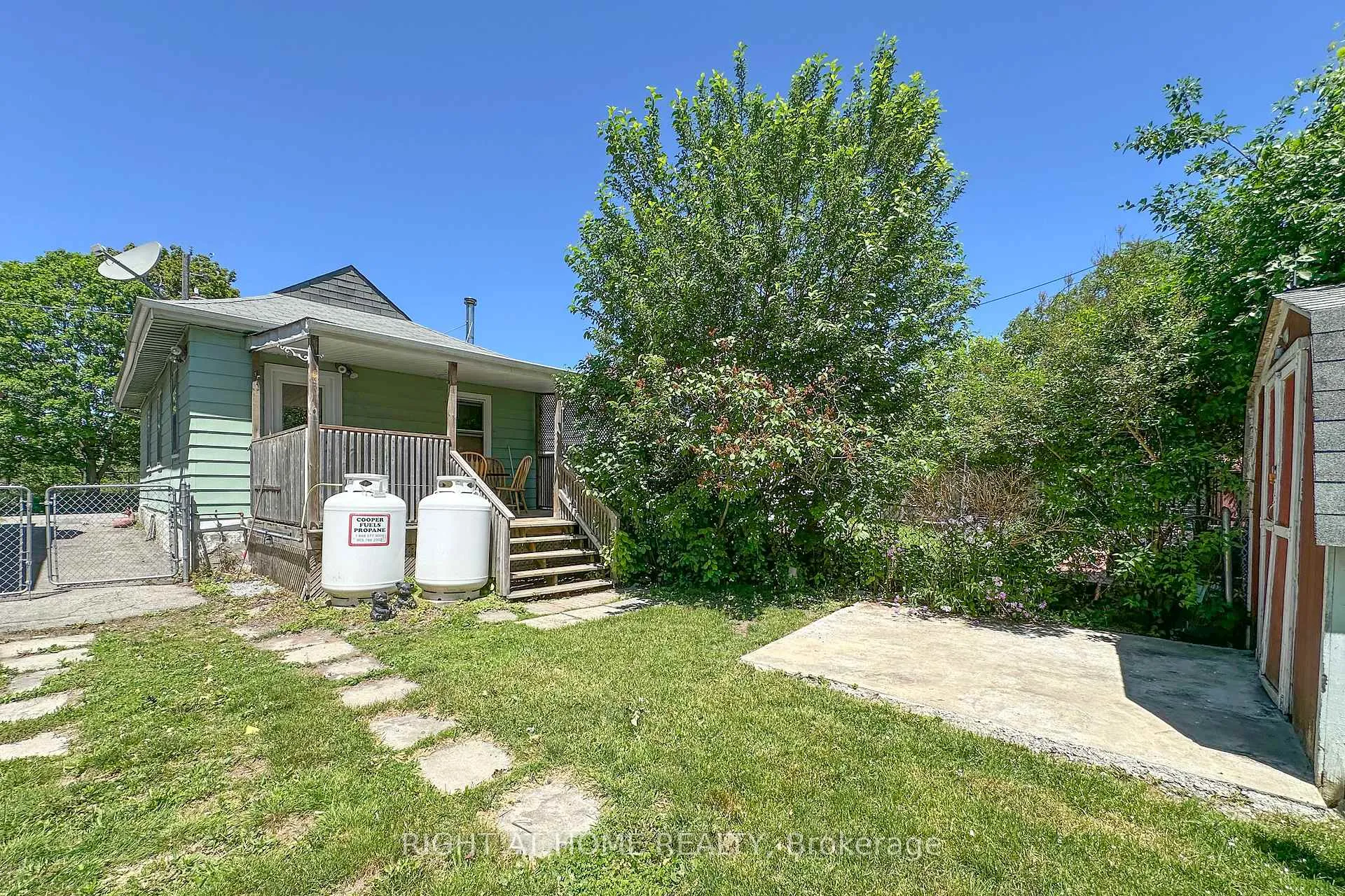 Photo 15 of 235 Edward Avenue, Oshawa, Central — HOMEH