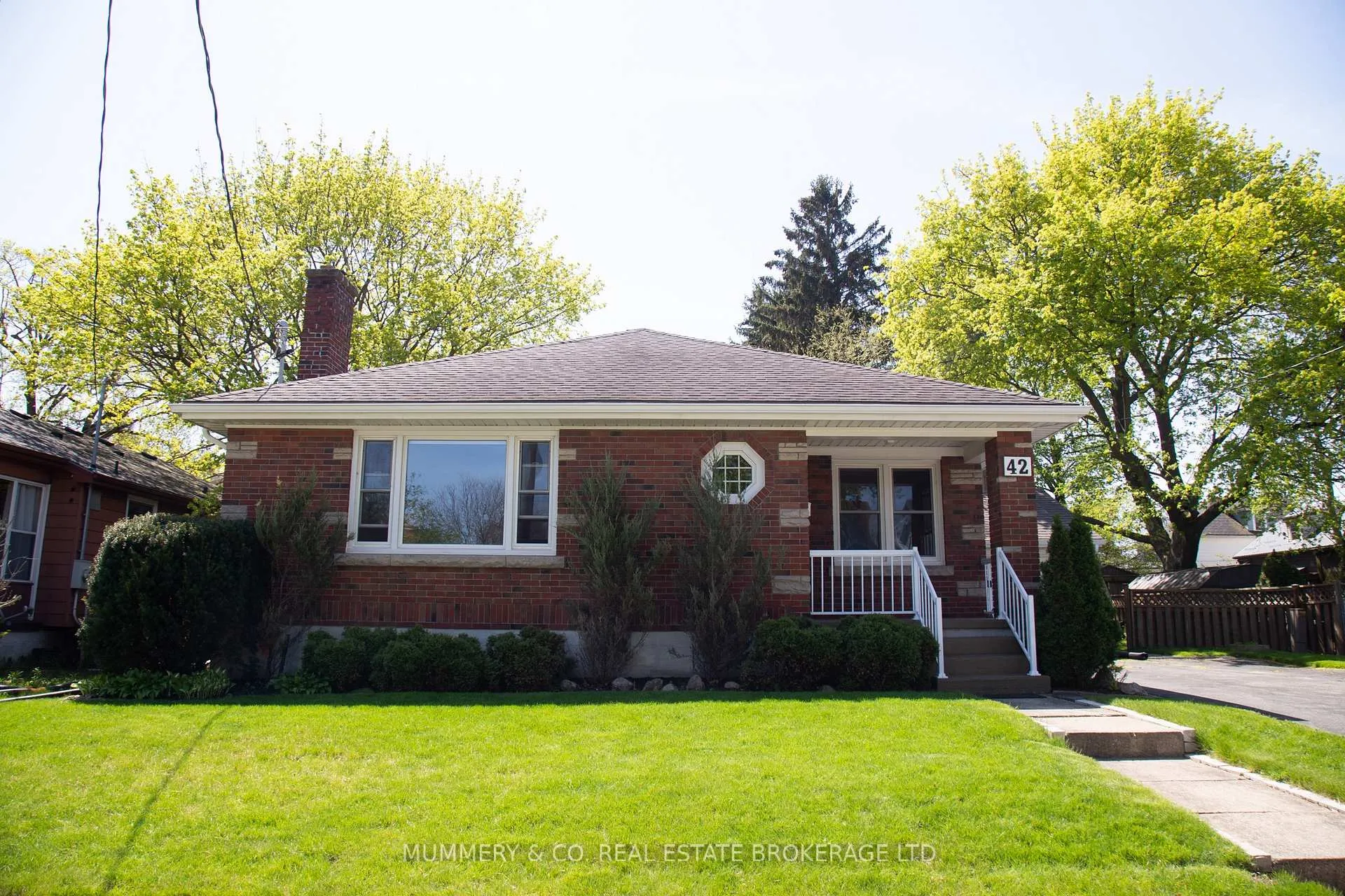Photo 1 of 42 Hawthorne Avenue, Norfolk, Simcoe — HOMEH
