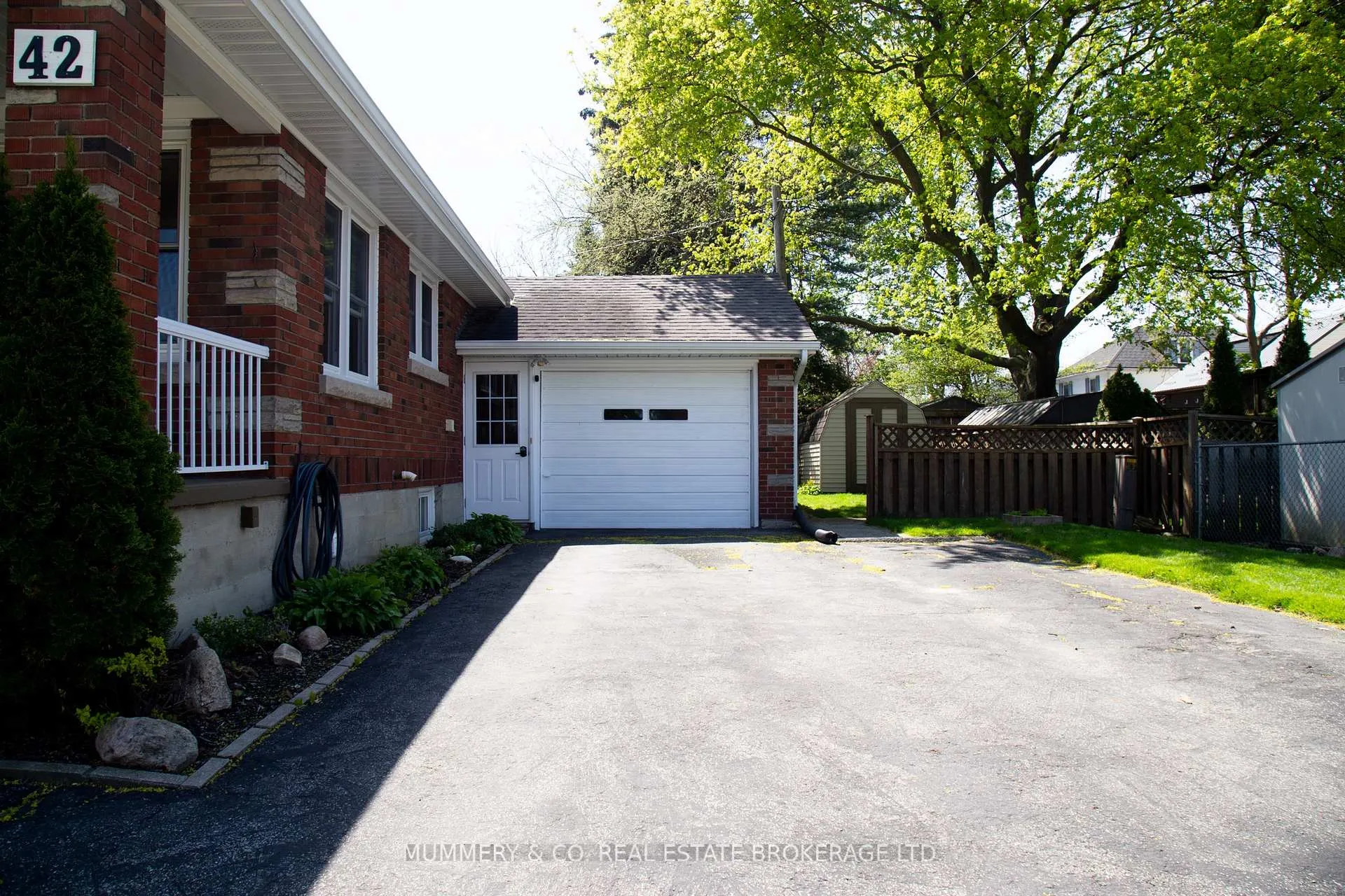 Photo 2 of 42 Hawthorne Avenue, Norfolk, Simcoe — HOMEH