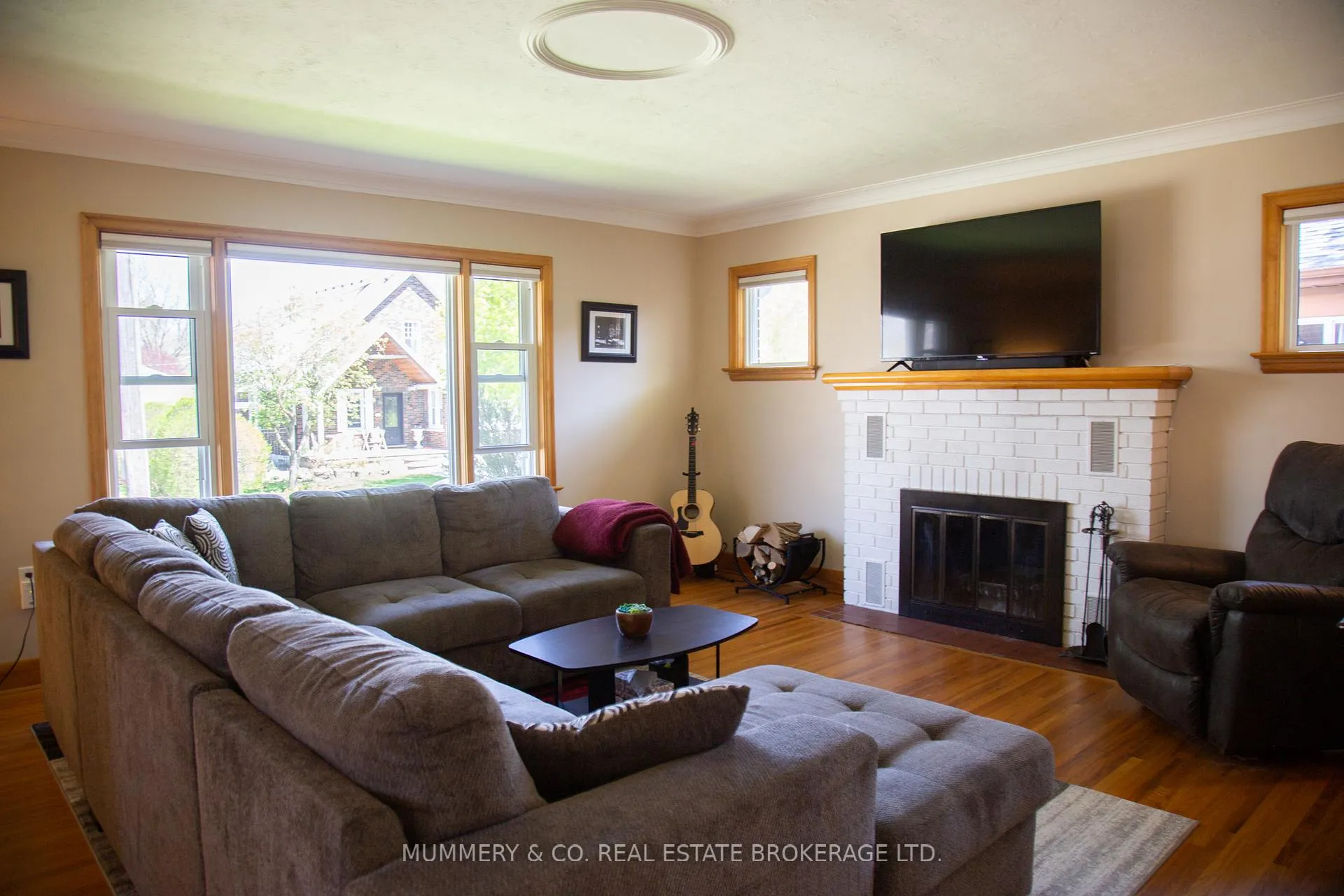Photo 6 of 42 Hawthorne Avenue, Norfolk, Simcoe — HOMEH