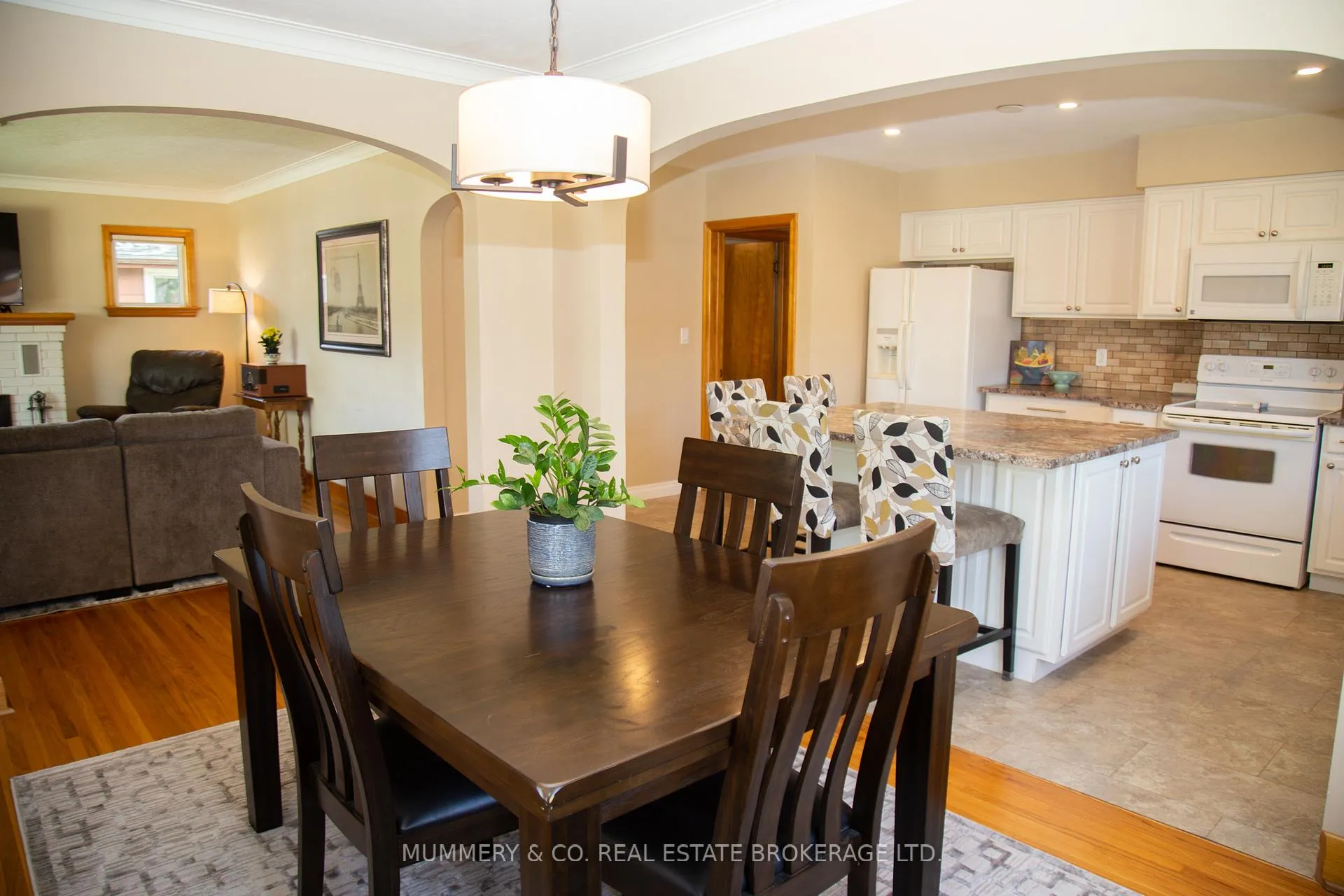 Photo 10 of 42 Hawthorne Avenue, Norfolk, Simcoe — HOMEH