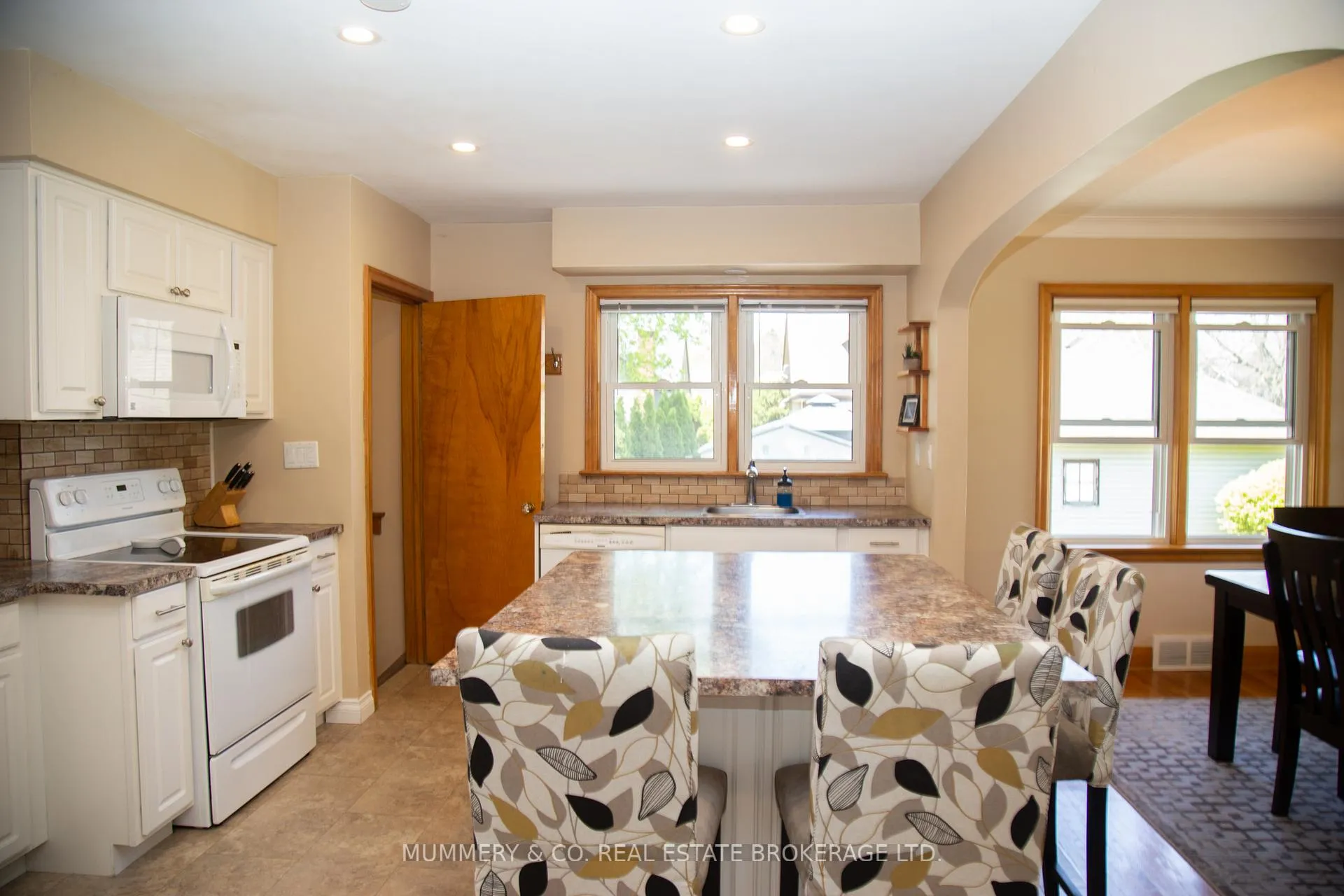 Photo 12 of 42 Hawthorne Avenue, Norfolk, Simcoe — HOMEH