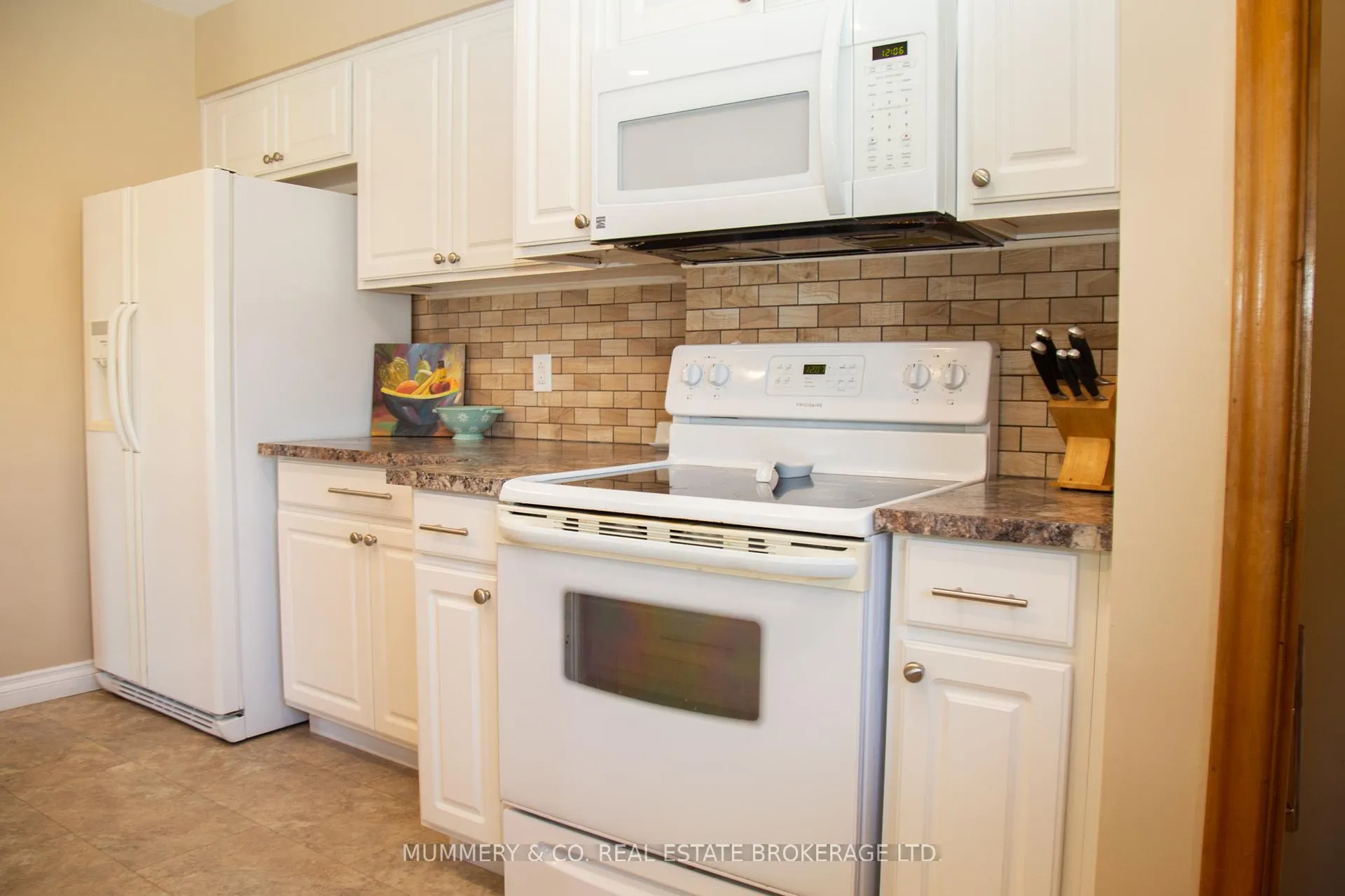 Photo 15 of 42 Hawthorne Avenue, Norfolk, Simcoe — HOMEH
