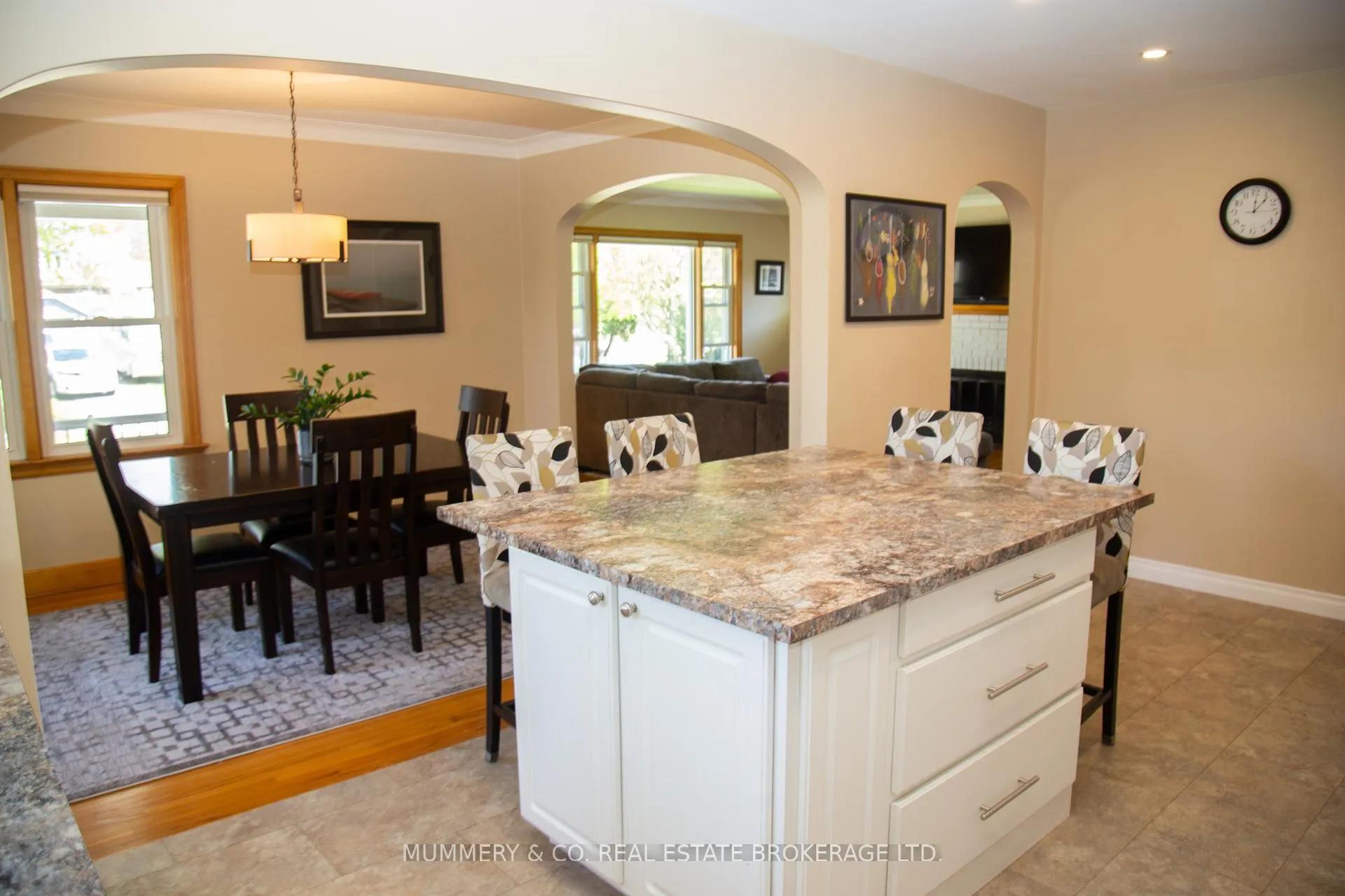 Photo 16 of 42 Hawthorne Avenue, Norfolk, Simcoe — HOMEH