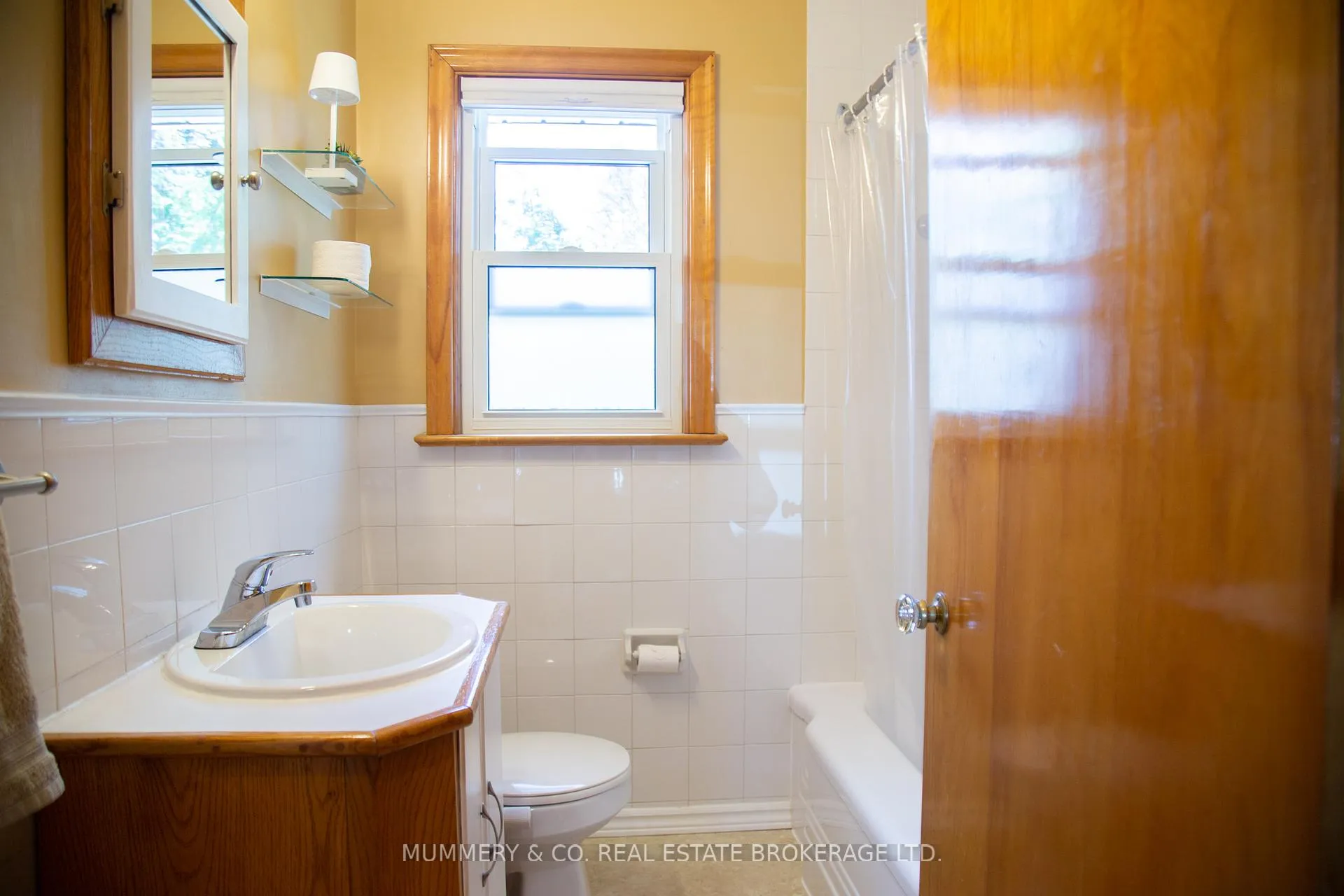 Photo 19 of 42 Hawthorne Avenue, Norfolk, Simcoe — HOMEH