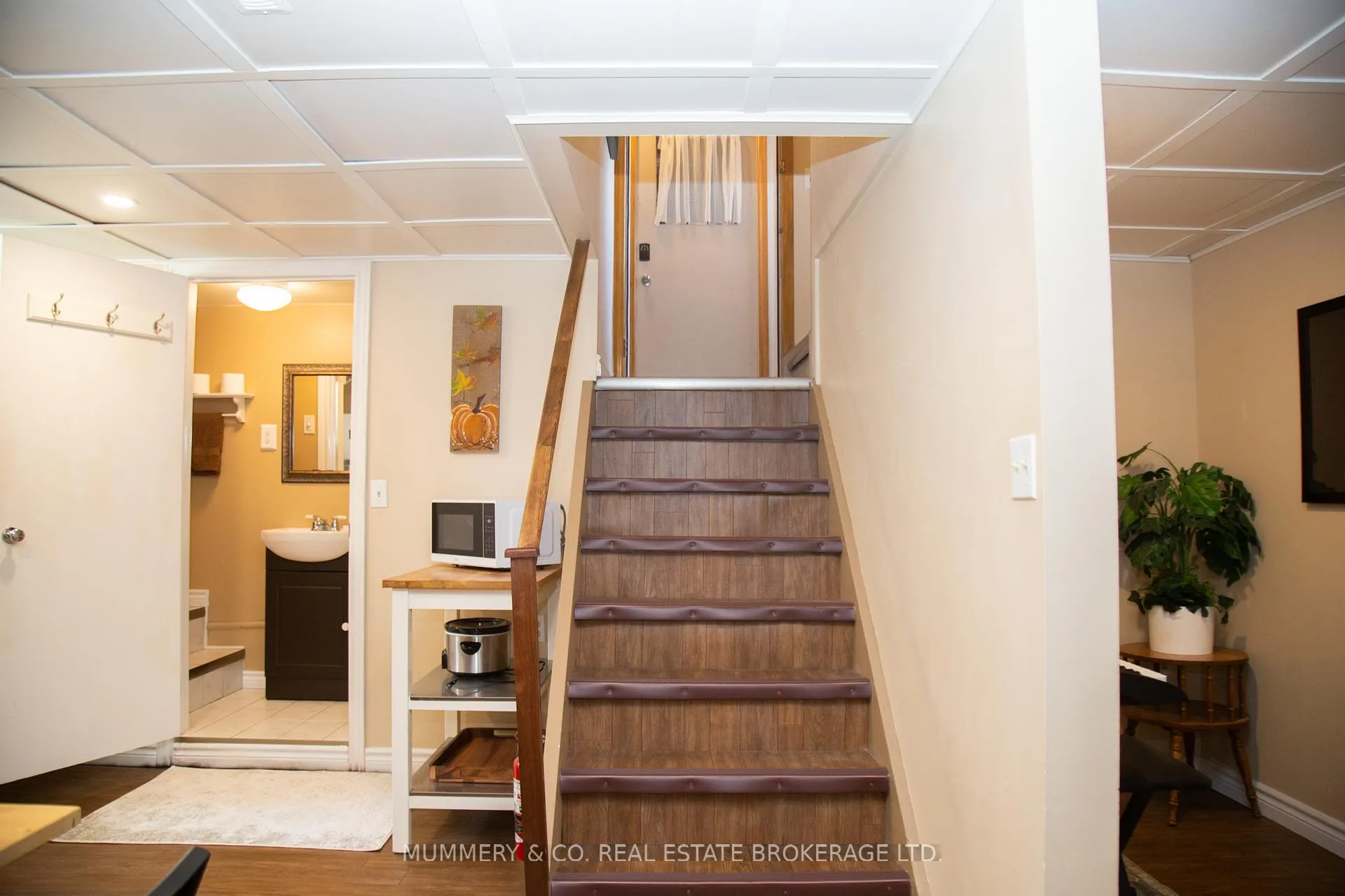 Photo 37 of 42 Hawthorne Avenue, Norfolk, Simcoe — HOMEH