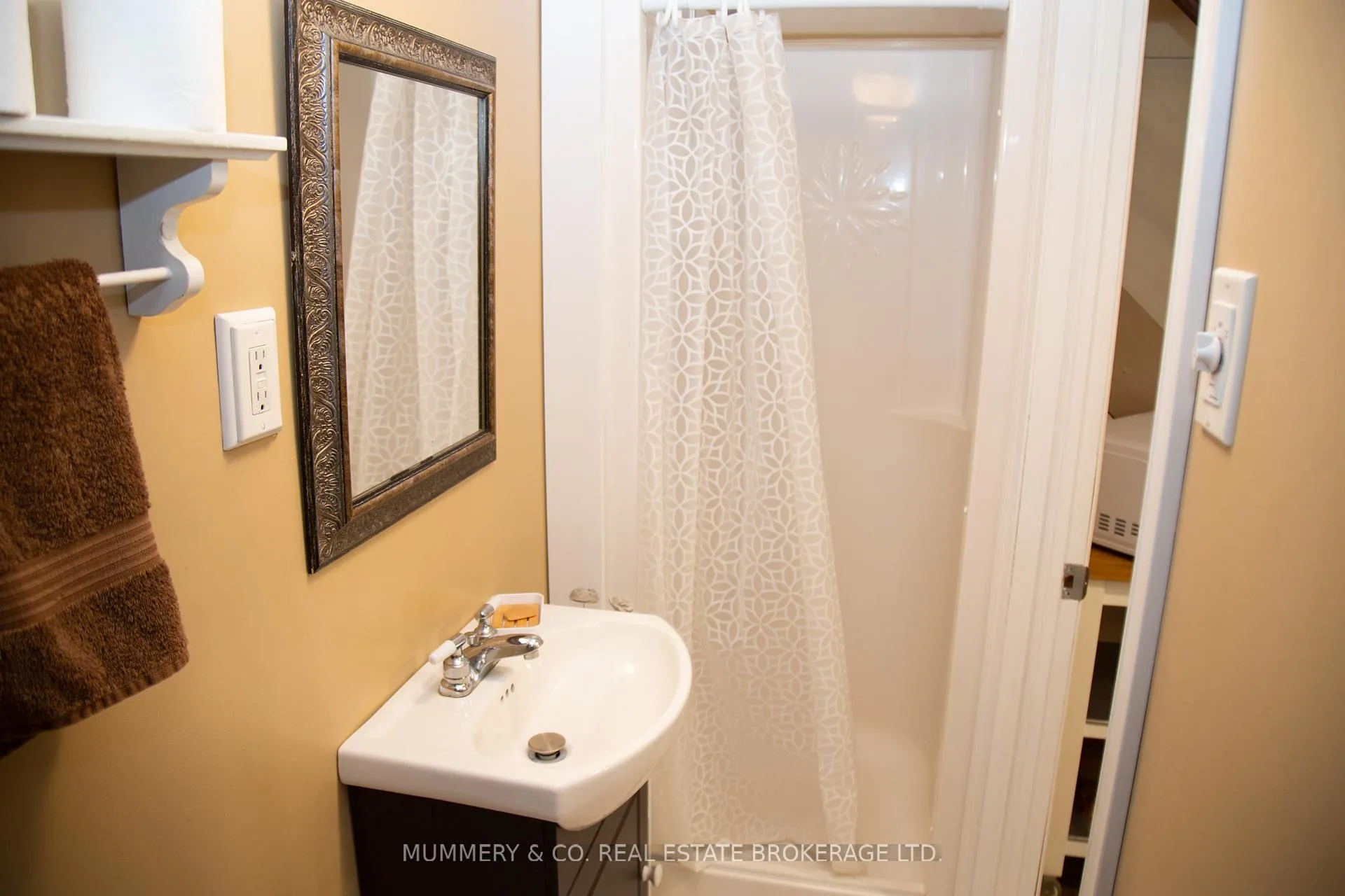 Photo 42 of 42 Hawthorne Avenue, Norfolk, Simcoe — HOMEH