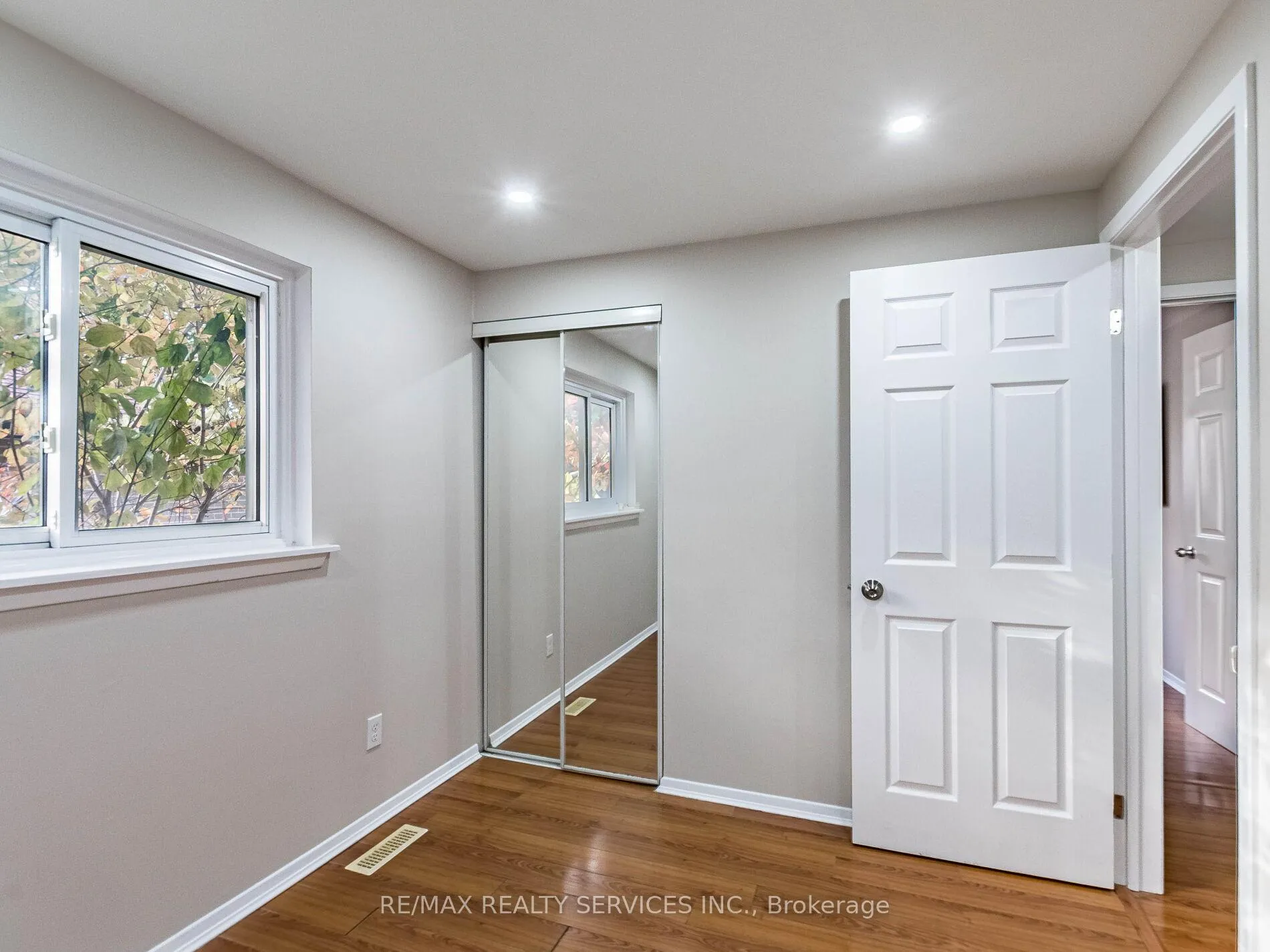 Photo 26 of 33 Elrose Road, Brampton, Southgate — HOMEH