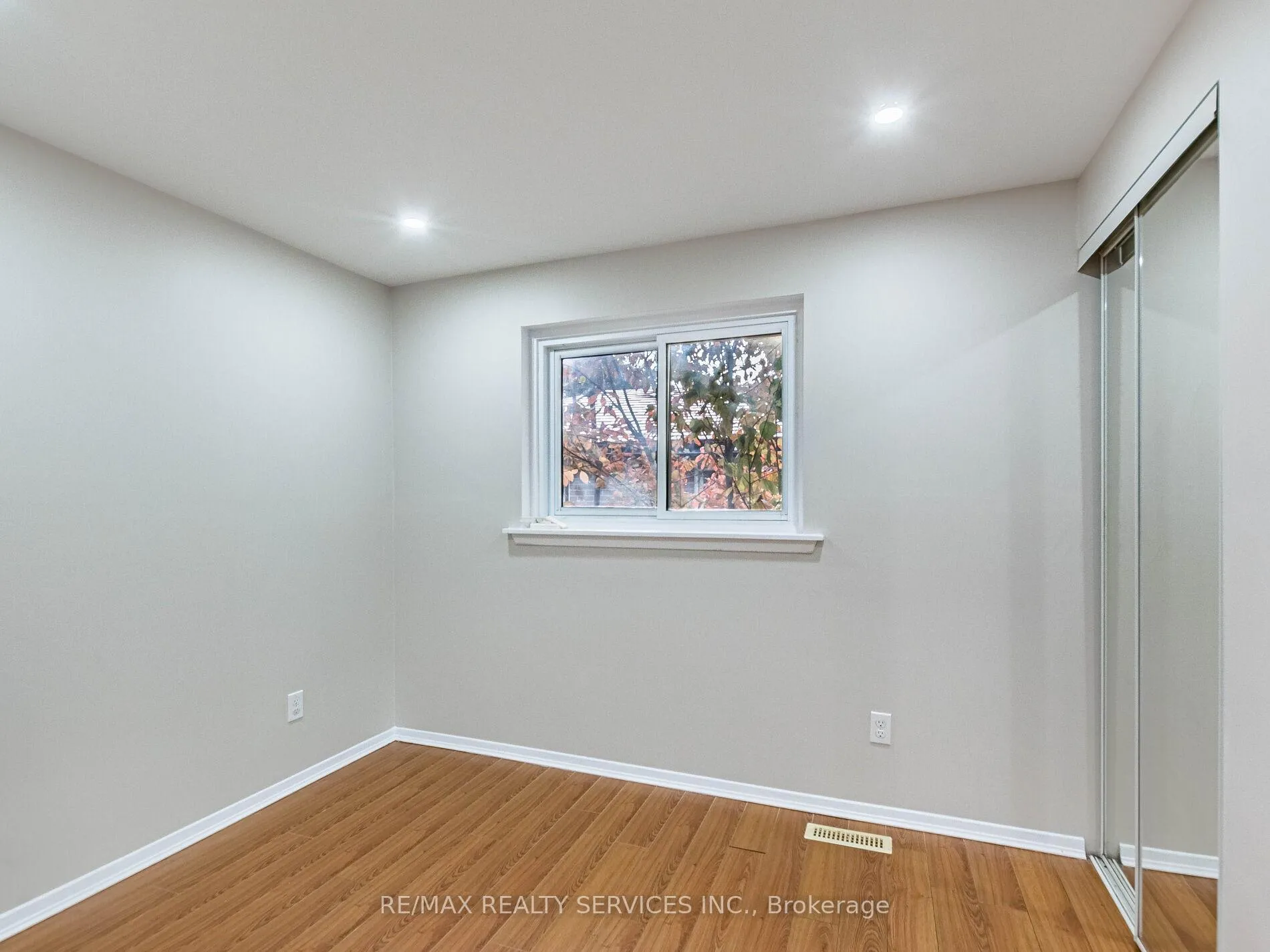 Photo 27 of 33 Elrose Road, Brampton, Southgate — HOMEH