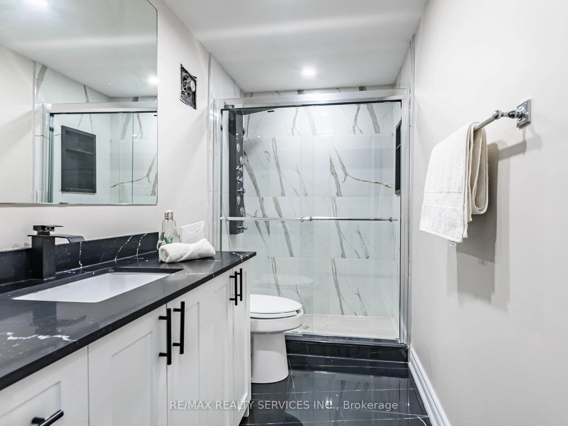 Photo 29 of 33 Elrose Road, Brampton, Southgate — HOMEH
