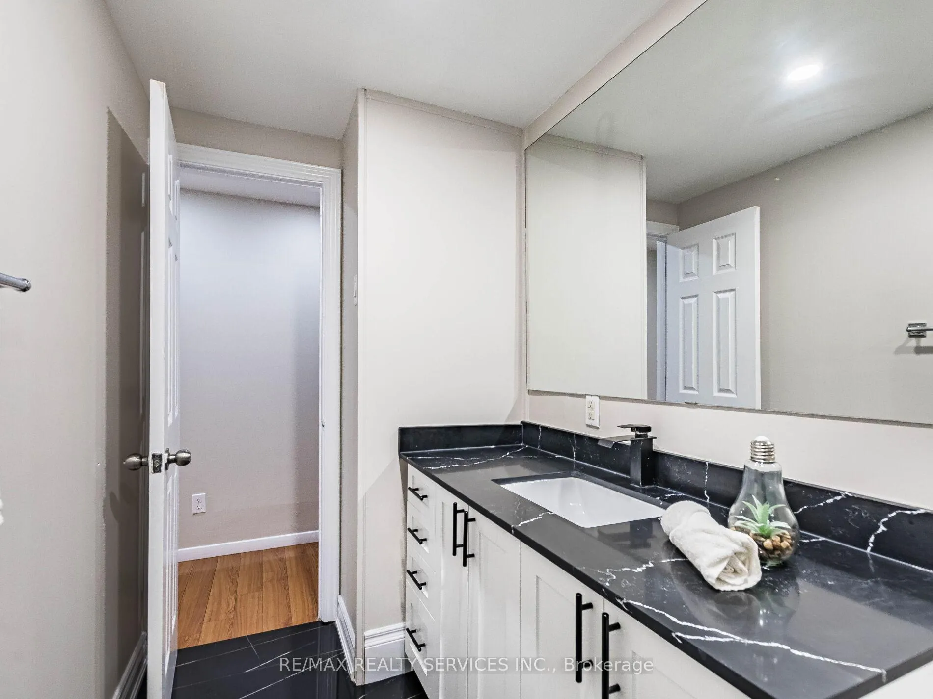 Photo 30 of 33 Elrose Road, Brampton, Southgate — HOMEH