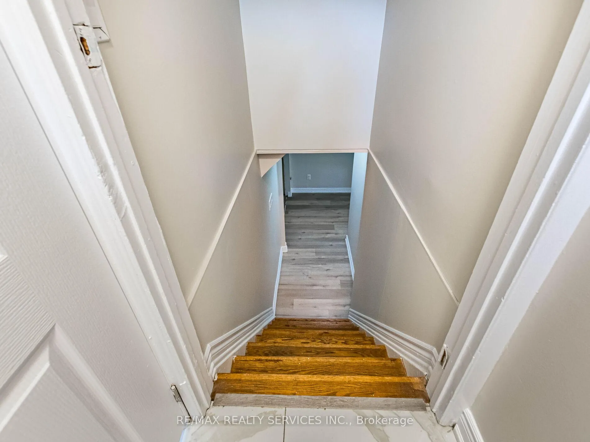 Photo 32 of 33 Elrose Road, Brampton, Southgate — HOMEH
