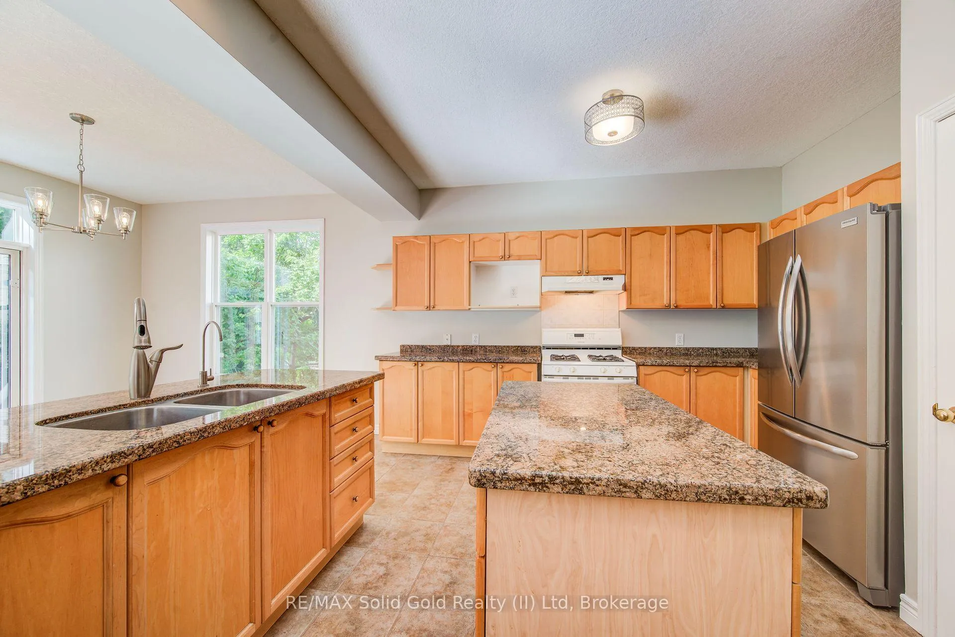 Photo 12 of 712 Brookmill Place, Waterloo, Columbia Forest — HOMEH