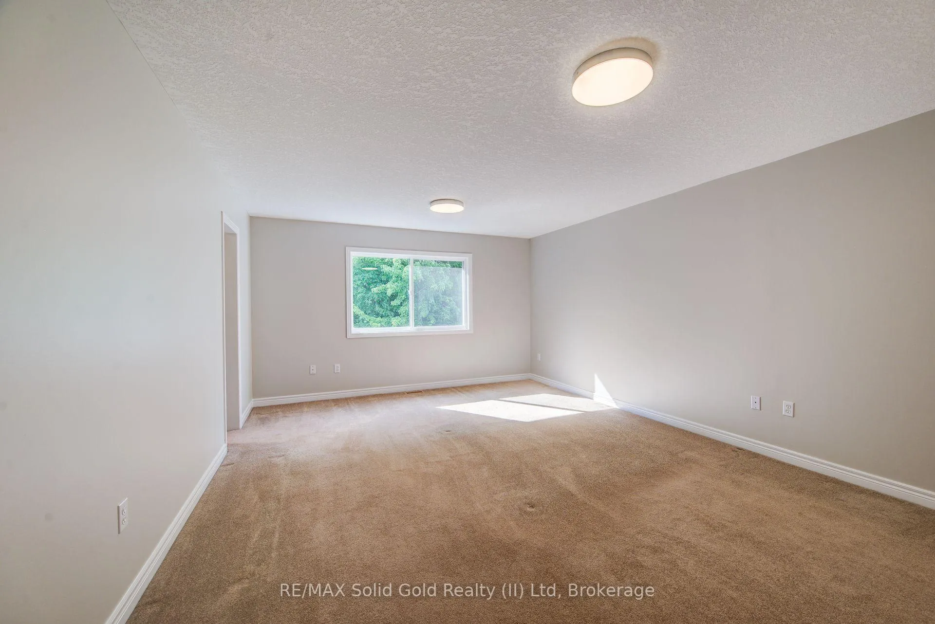 Photo 18 of 712 Brookmill Place, Waterloo, Columbia Forest — HOMEH