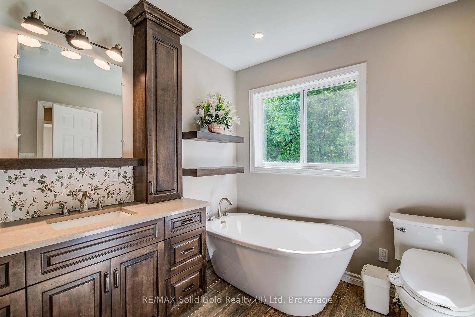 Photo 21 of 712 Brookmill Place, Waterloo, Columbia Forest — HOMEH