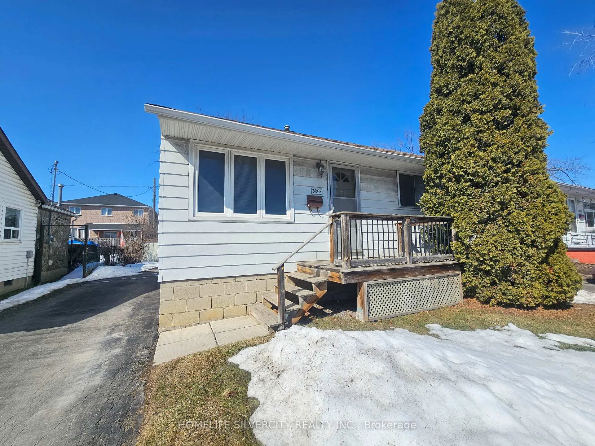 Front of 3067 Churchill Avenue
