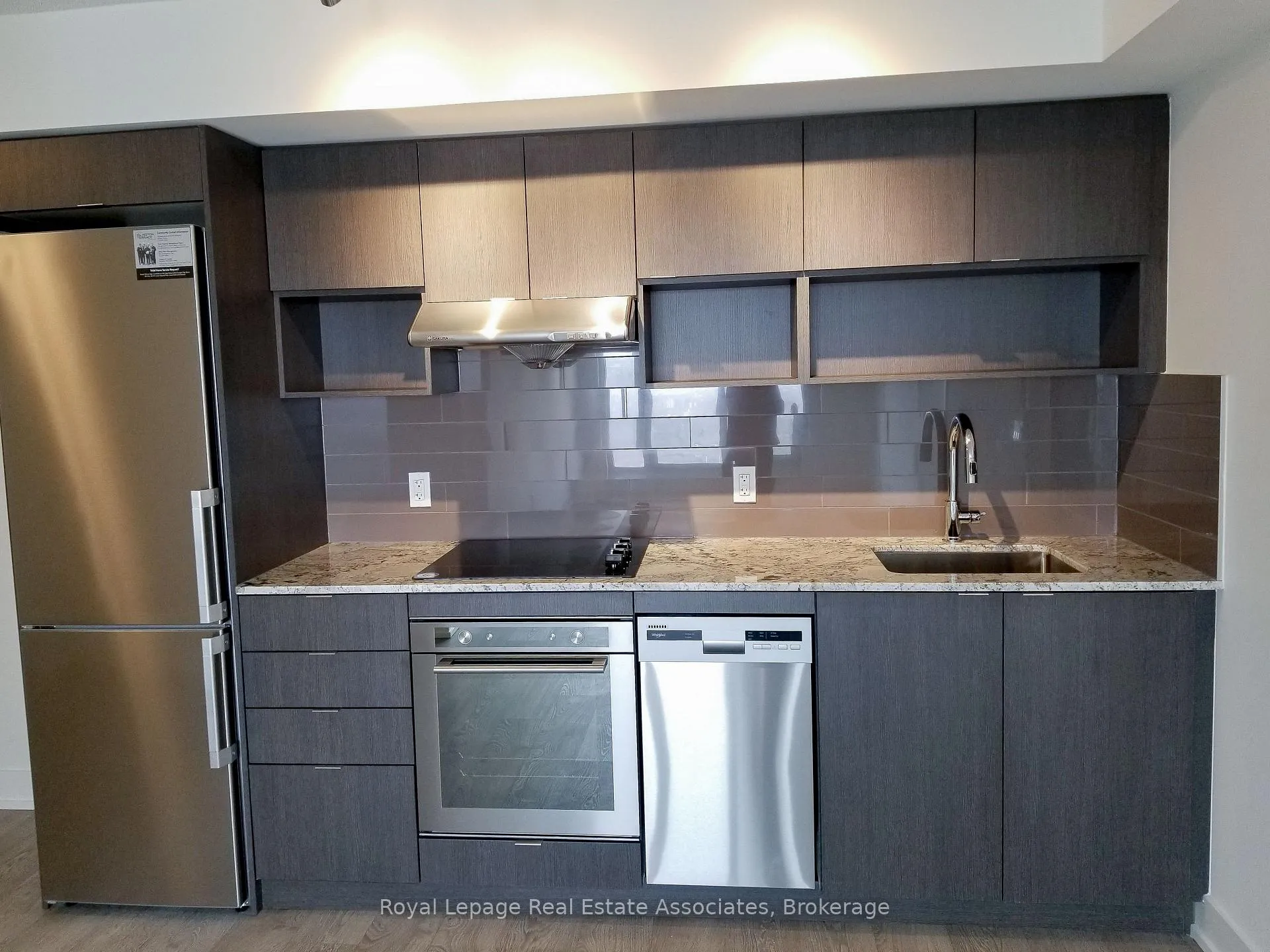 Photo 3 of Unit 2406, 7 Mabelle Avenue, Etobicoke, Islington-City Centre West — HOMEH