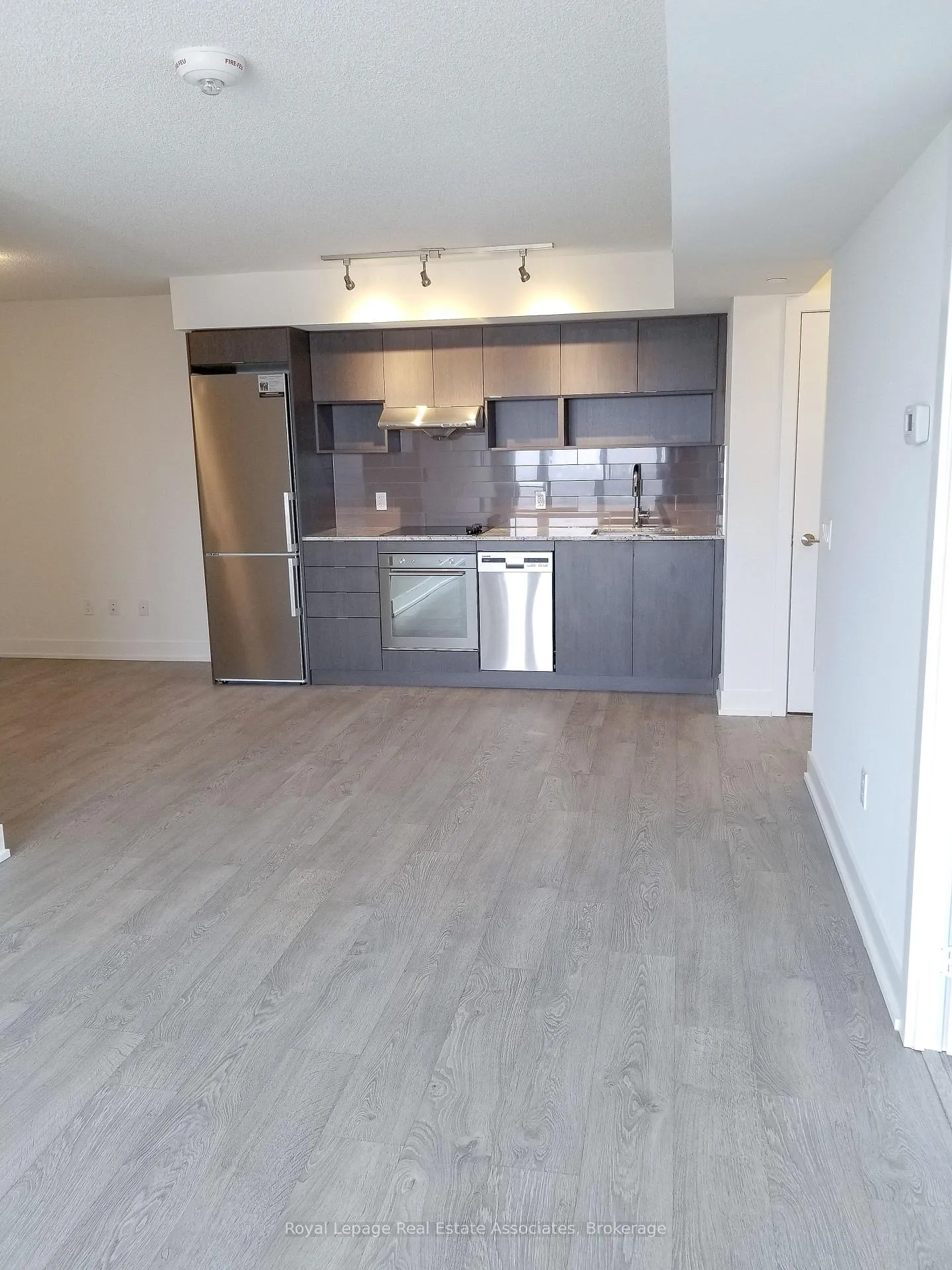 Photo 4 of Unit 2406, 7 Mabelle Avenue, Etobicoke, Islington-City Centre West — HOMEH