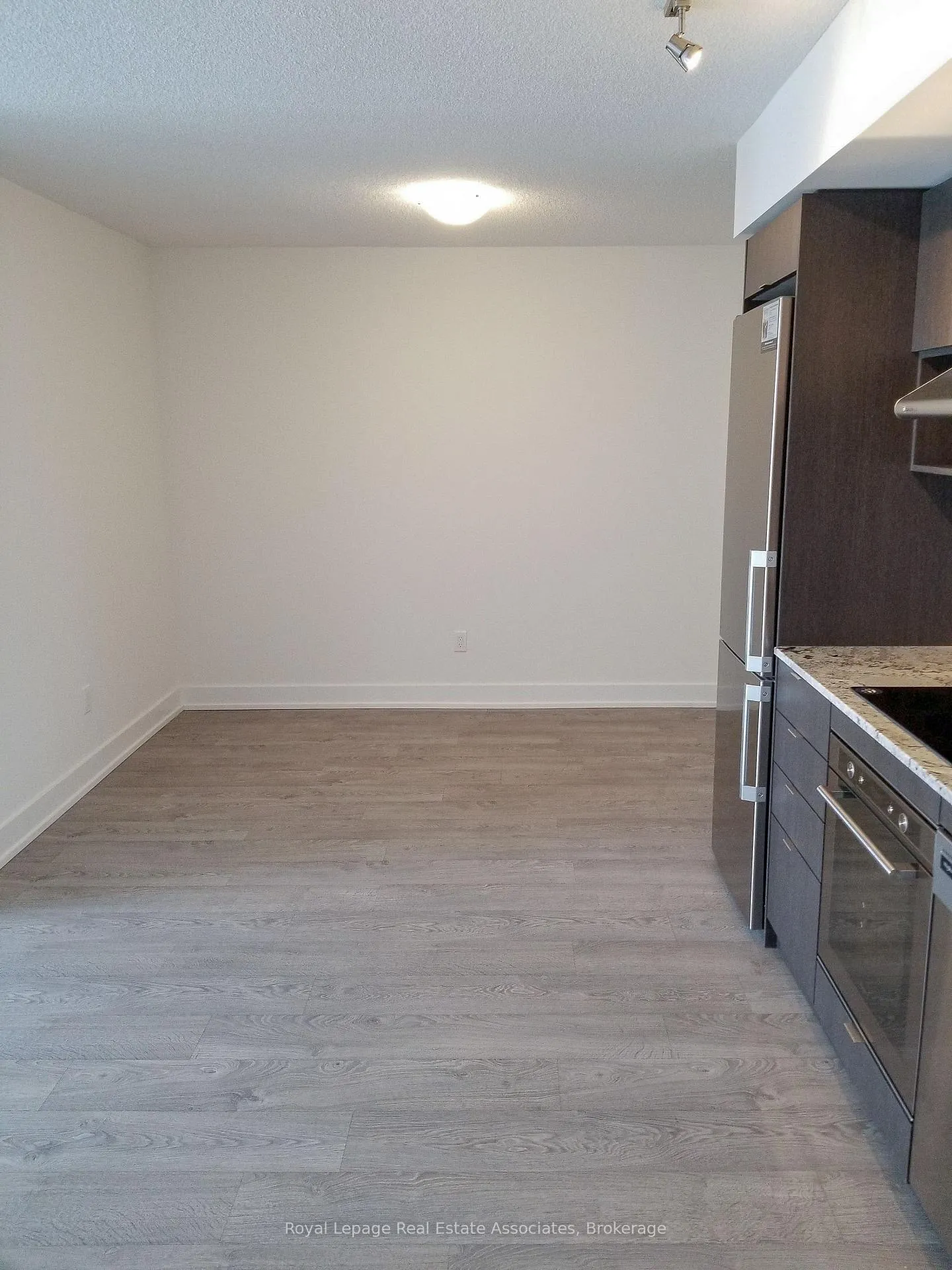 Photo 5 of Unit 2406, 7 Mabelle Avenue, Etobicoke, Islington-City Centre West — HOMEH