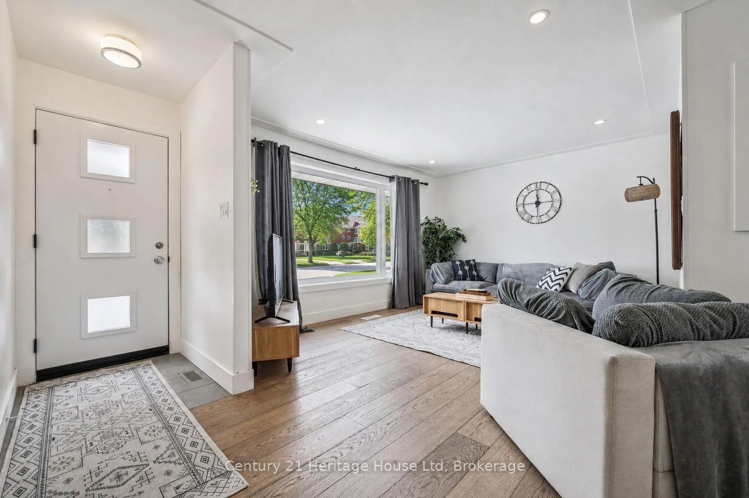 Photo 5 of 372 Victoria Road N, Guelph, Riverside Park — HOMEH