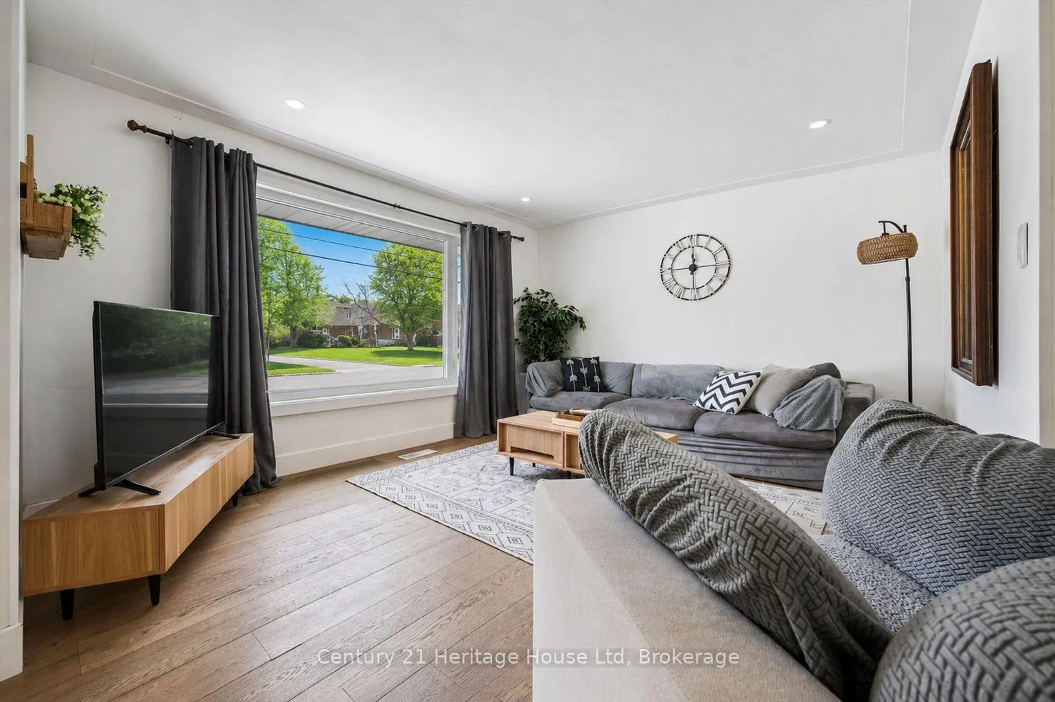 Photo 6 of 372 Victoria Road N, Guelph, Riverside Park — HOMEH